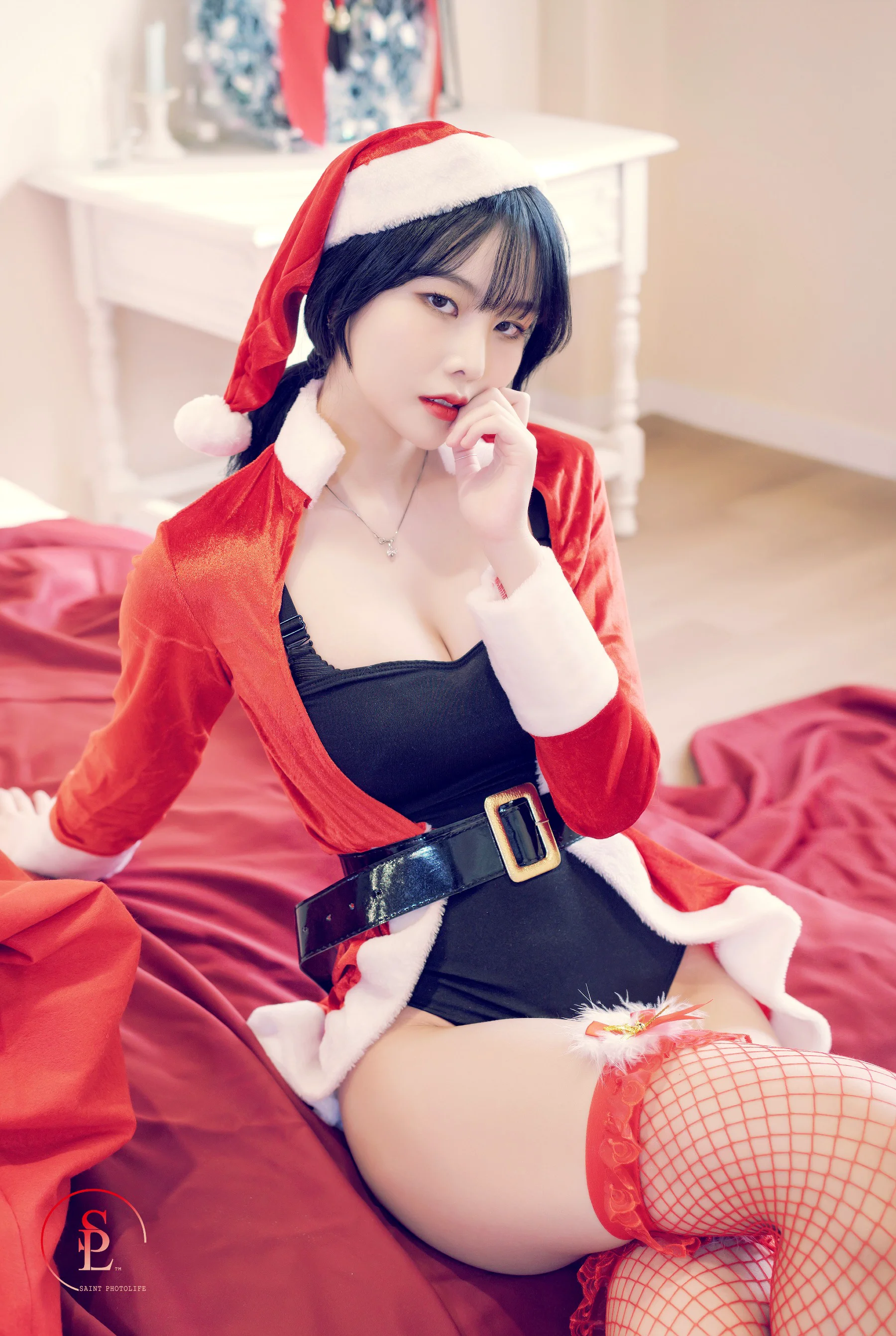 [SAINT Photolife] Yuna (유나) – Vol.24 Merry Yuna’s Xmas - 爱照片