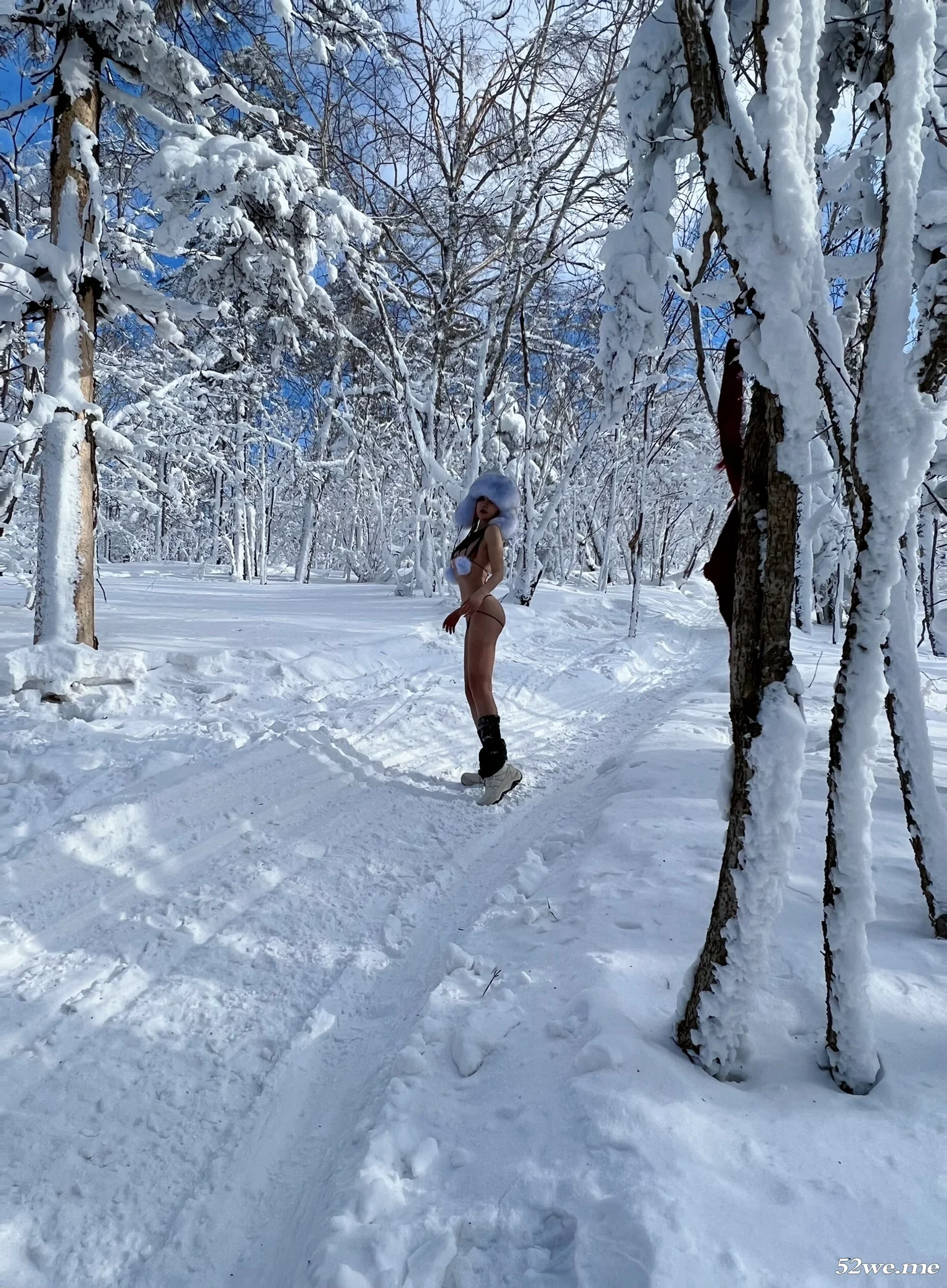 就是阿朱啊 – 雪地美人 - 爱照片