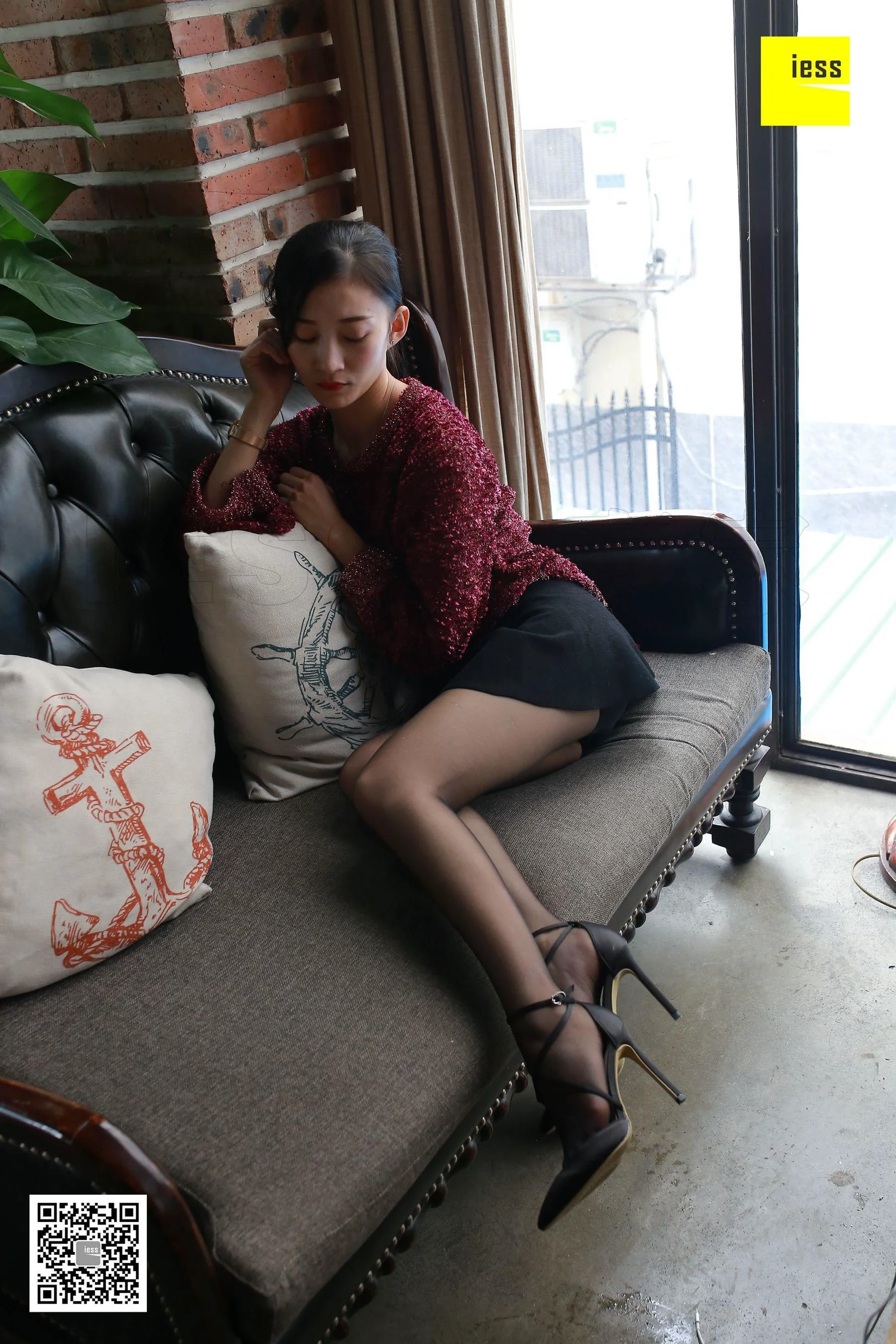 丝享家148 秋秋 《秀色可餐的黑丝》[IESS异思趣向] 写真集 - 爱照片