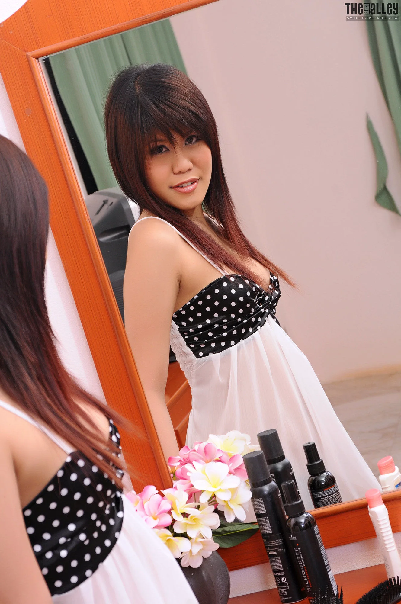 Abby Ngeun《透视睡衣》 [The Black Alley] 写真集 - 爱照片