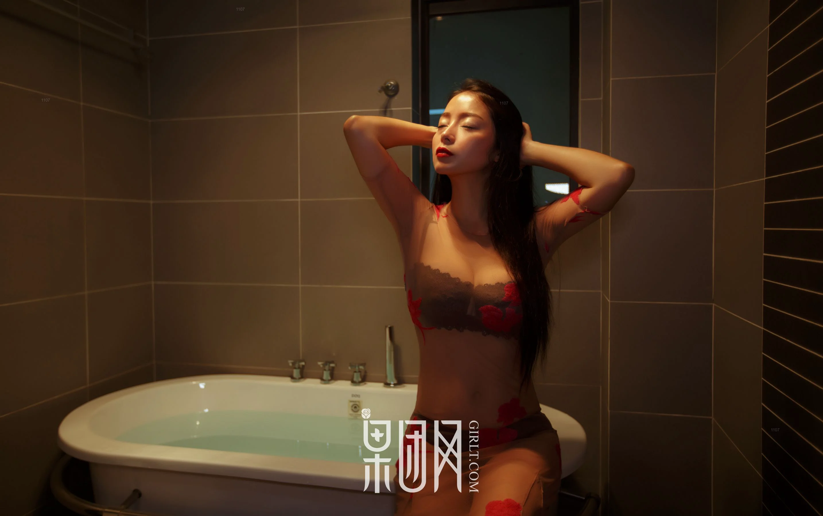 凤萧兮红霓裳，拥雪成峰兮玉无瑕 [果团网Girlt] NO.074 写真集 - 爱照片