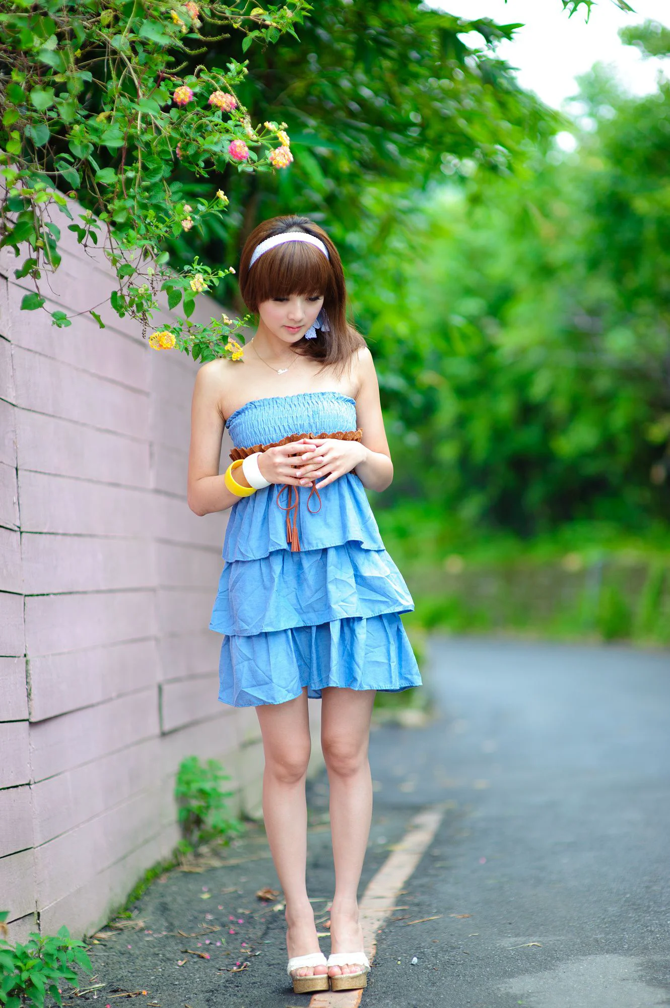 张凯洁/Mikako《蒙馬特咖啡外拍》写真集 - 爱照片