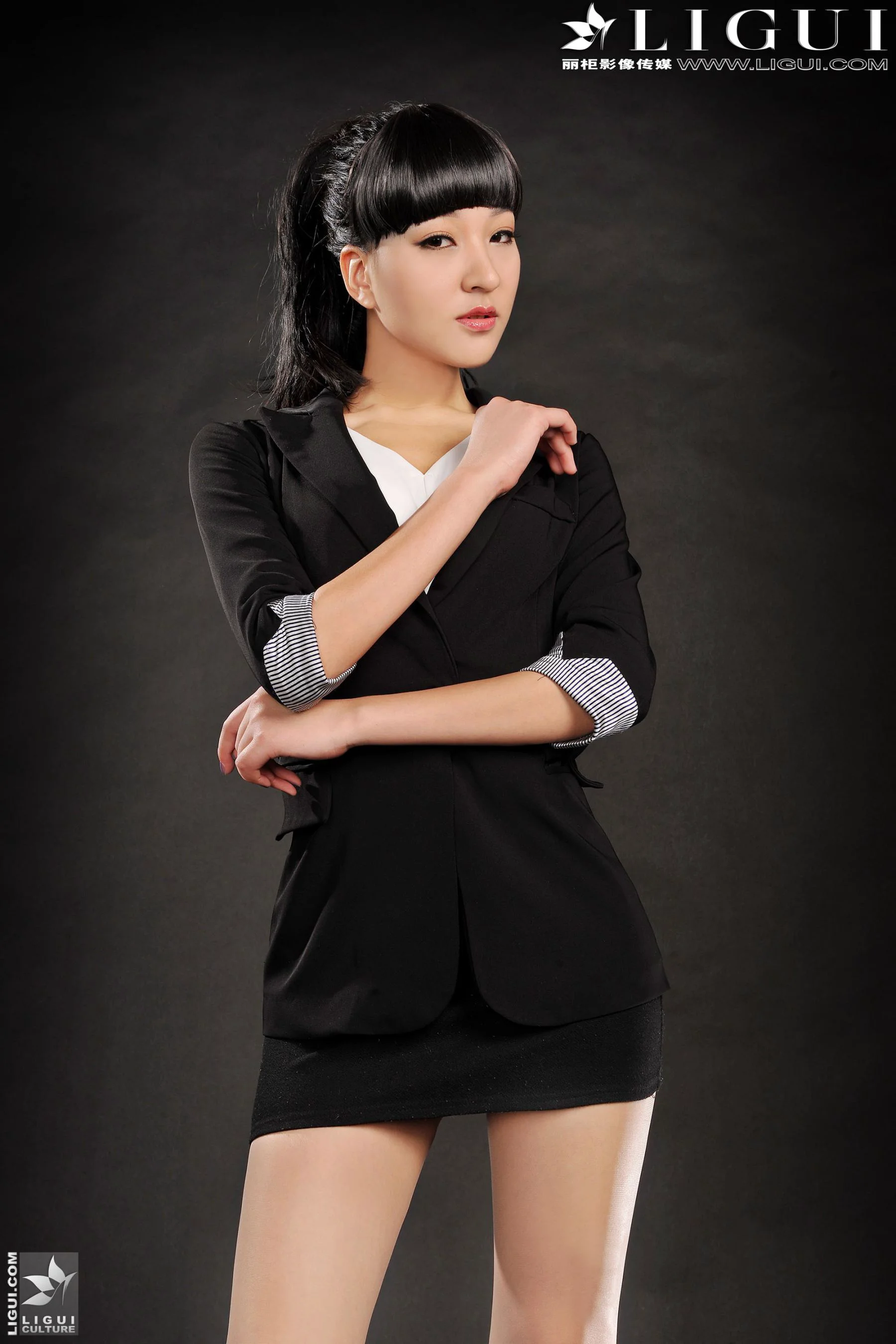 [丽柜贵足LiGui] Model Amily《OL职业装高跟美足》上下全集 美腿丝足写真图片 - 爱照片
