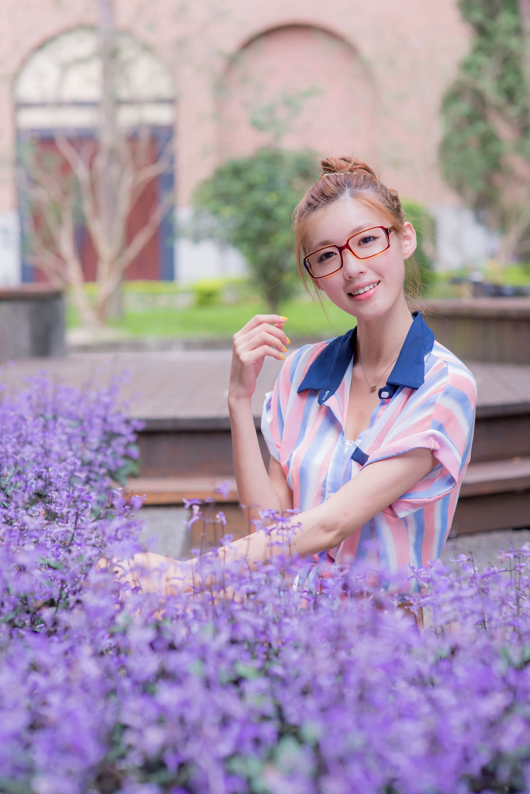 Kila晶晶/廖挺伶《小清新热裤美腿街拍》写真集 - 爱照片