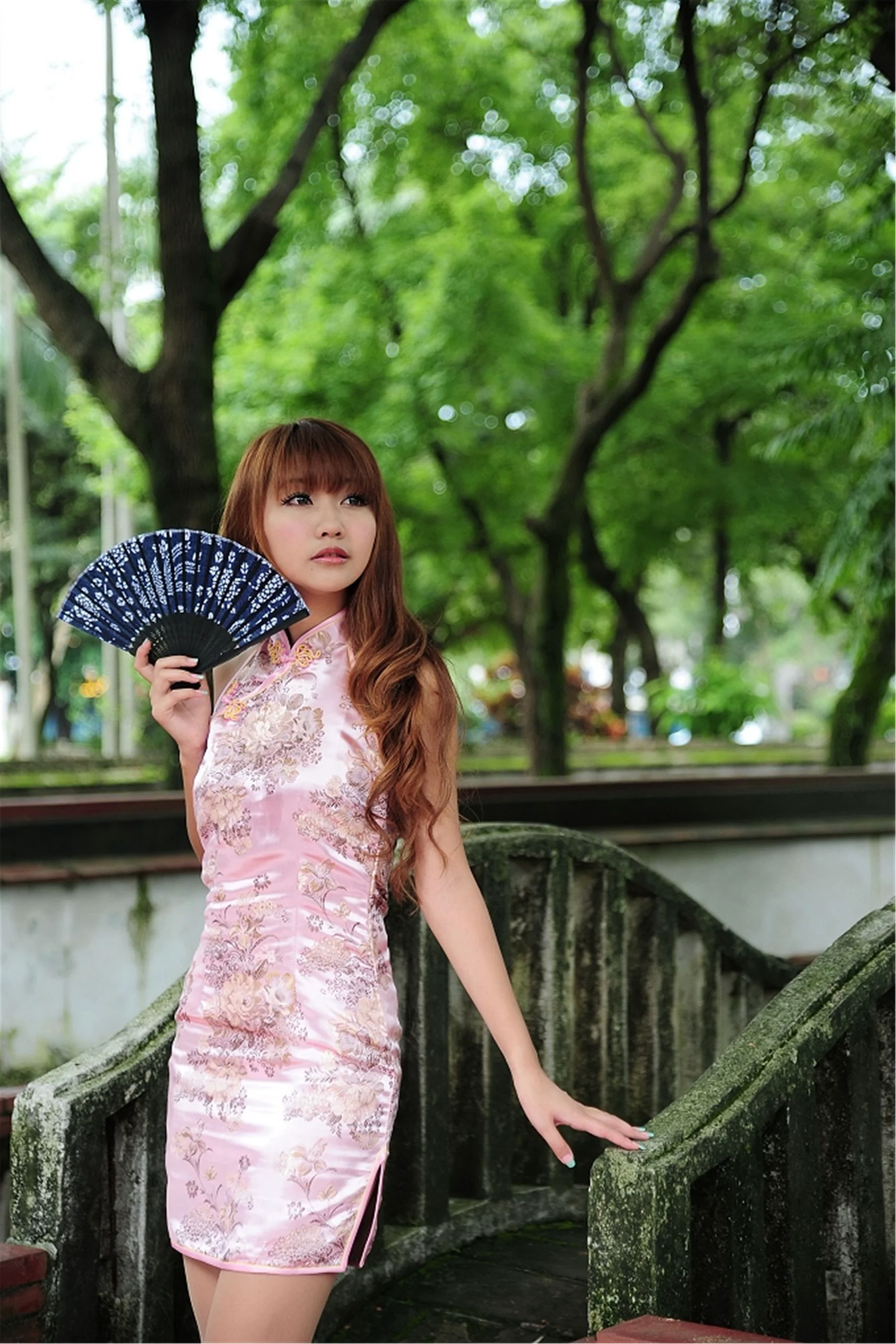 台湾妹子棠棠《林家花園古典旗袍外拍》写真集 - 爱照片