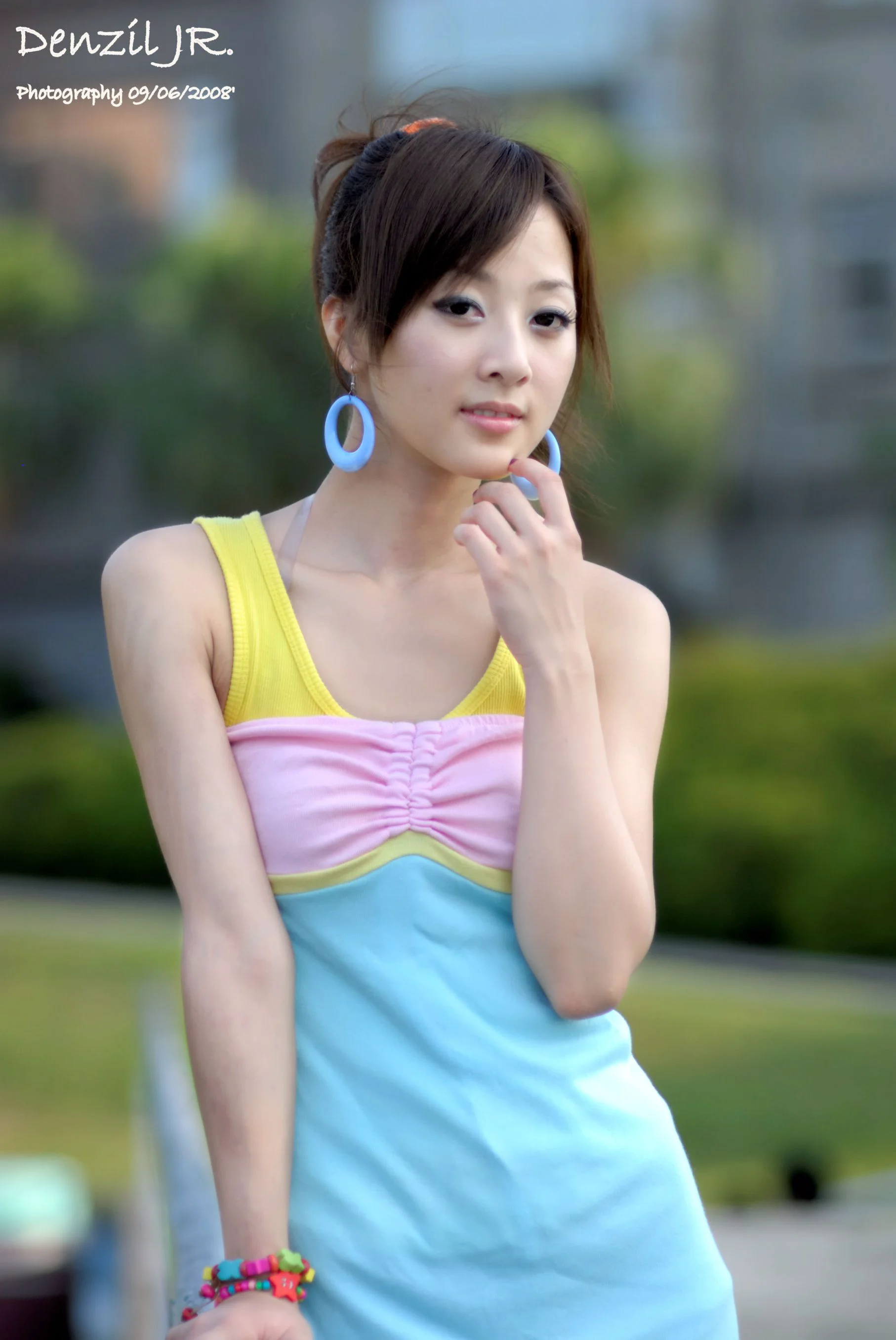 台湾果子MM《Lovely 果子 Fruit with Barbie Attire》吊带连衣裙系列 写真集 - 爱照片