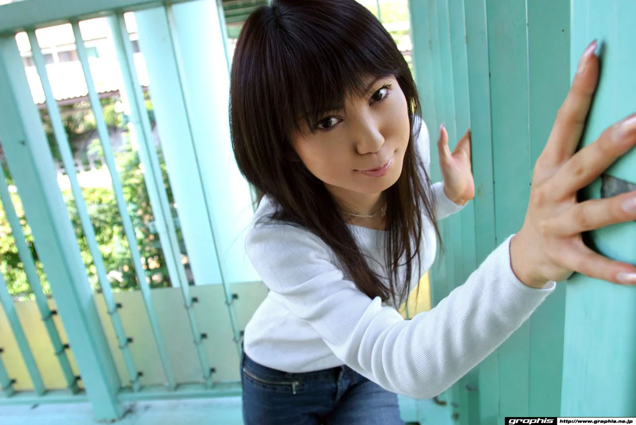 藤森くらら/英里奈 [Graphis] First Gravure 初脱ぎ娘 写真集 - 爱照片