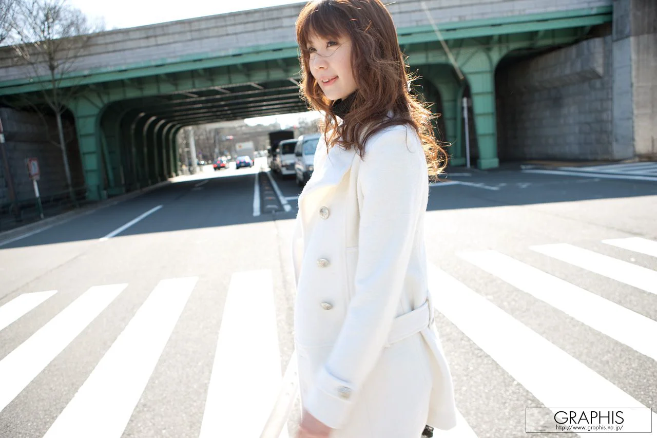 Erika Kirihara 桐原エリカ [Graphis] First Gravure 初脱ぎ娘 写真集 - 爱照片