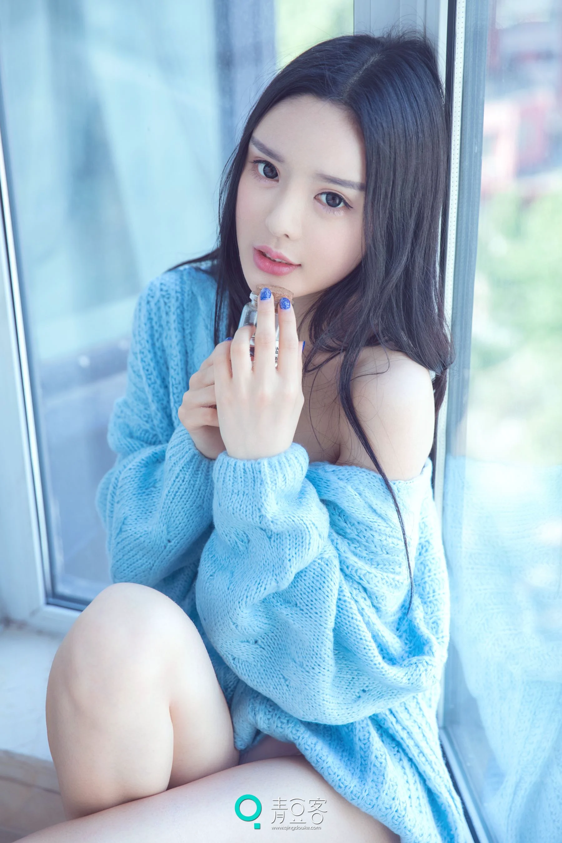 晓迪《性感毛衣+制服》 [青豆客] 写真集 - 爱照片