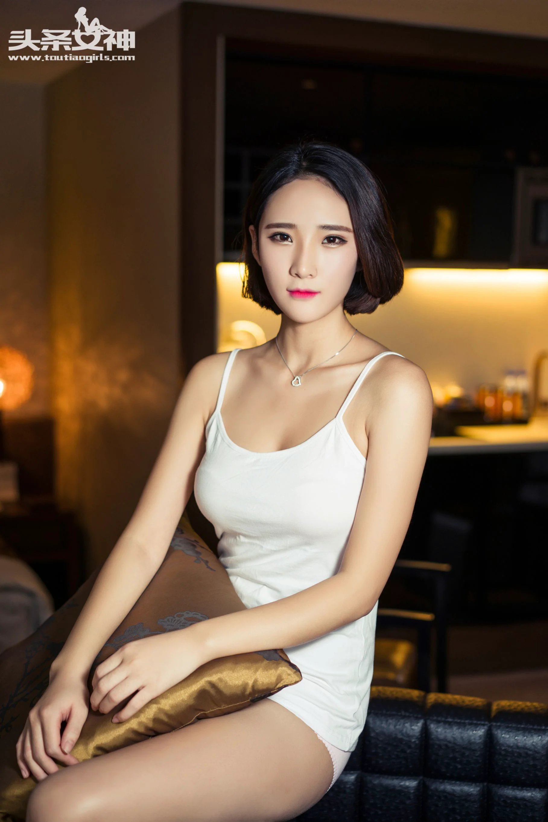 秦若兮《芊芊玉足 黄昏的邂诟》 [头条女神] 写真集 - 爱照片