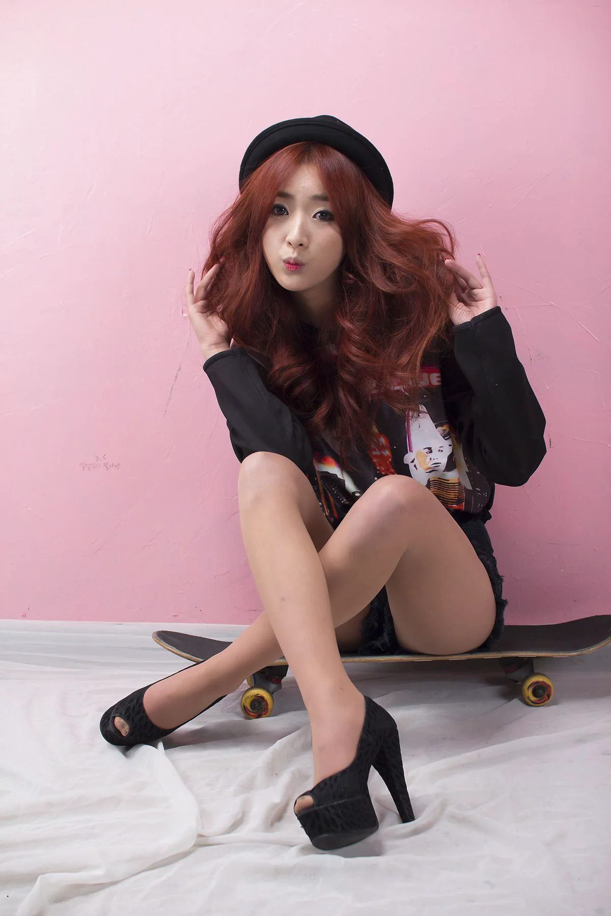 韩国美女模特敏儿棚拍写真合集 - 爱照片