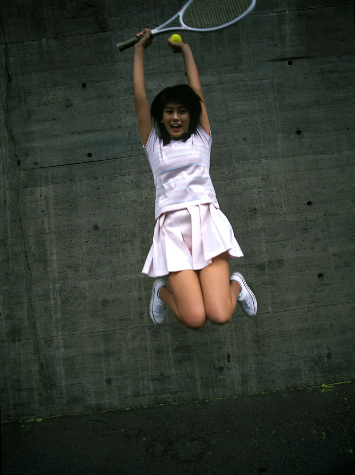 [PhotoBook] Yuka Kosaka 小阪由佳 写真集 - 爱照片
