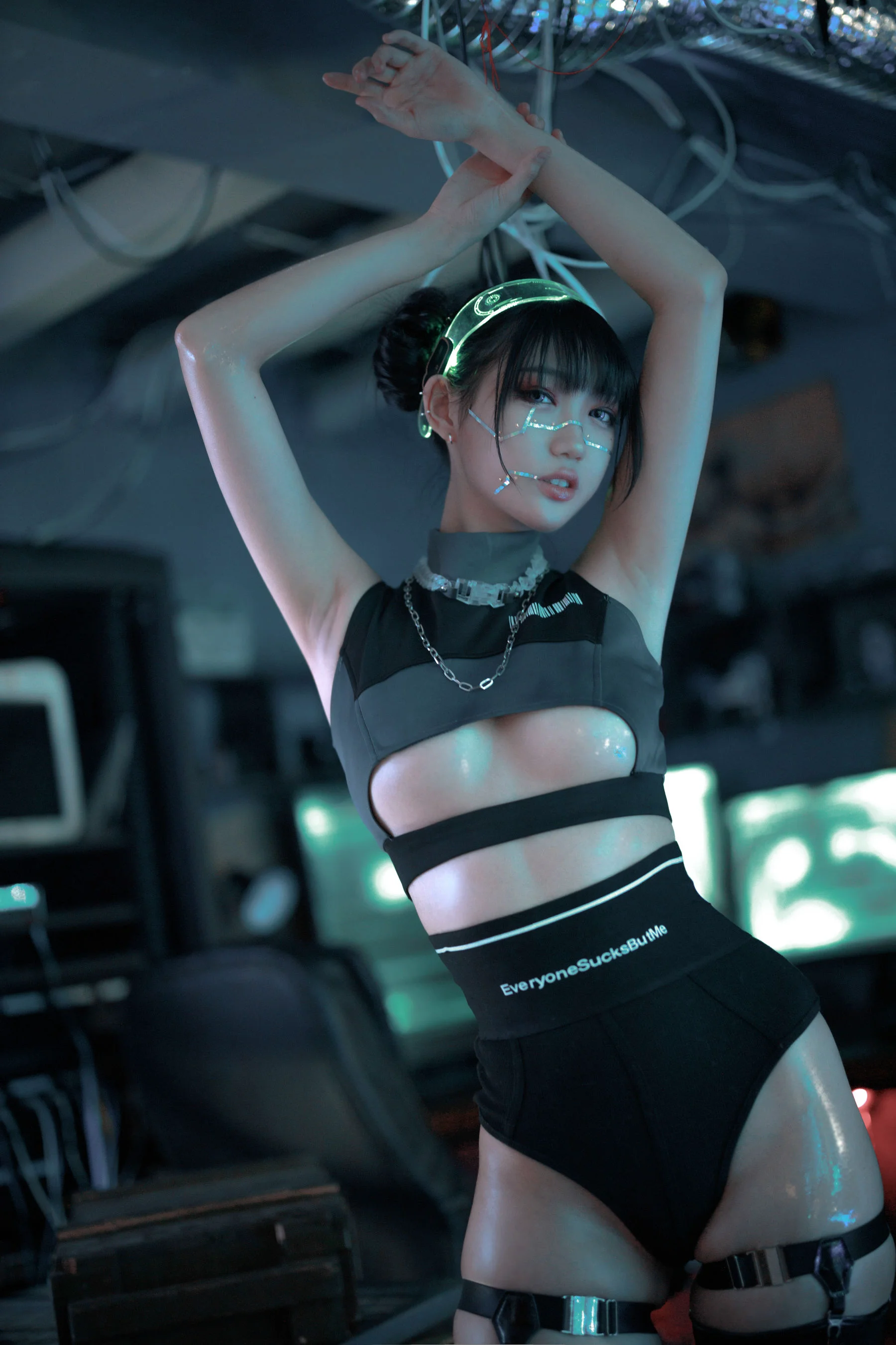 [COS福利] 周叽是可爱兔兔 – 仿生人形 写真套图 - 爱照片