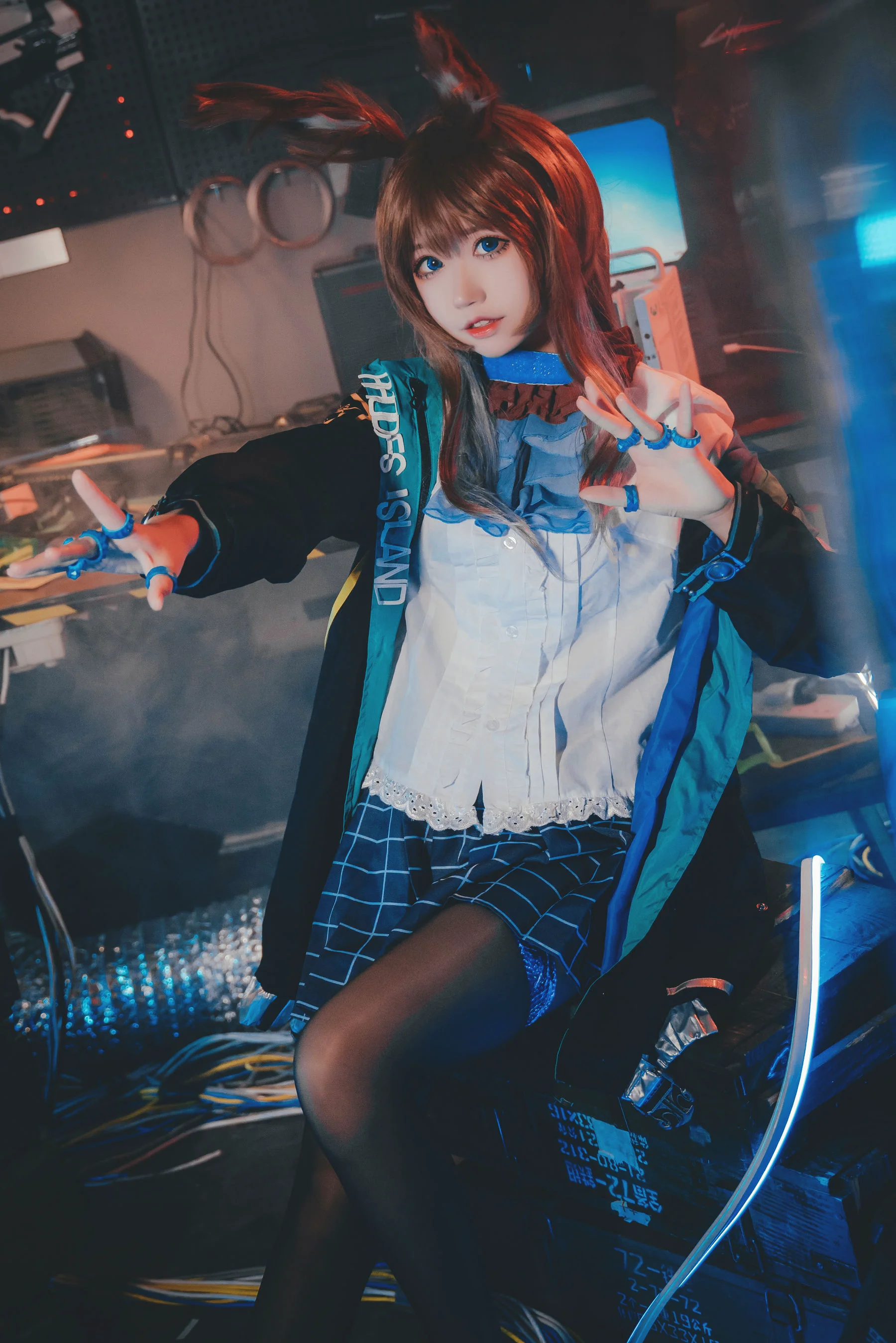 [COS福利] 猫君君MaoJun – 阿米娅 写真套图 - 爱照片