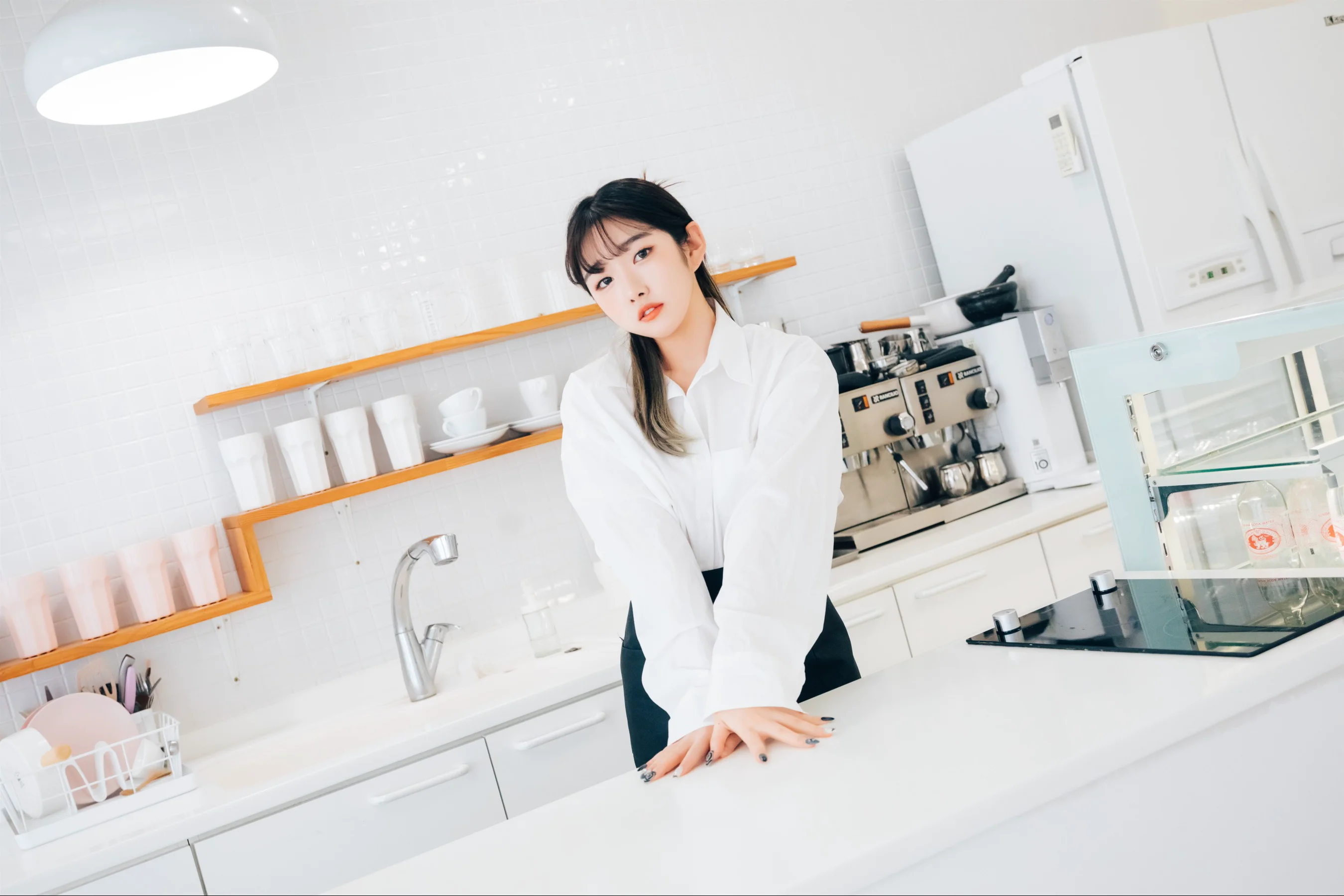 [Loozy] Sonson (손손) – Nude Apron - 爱照片