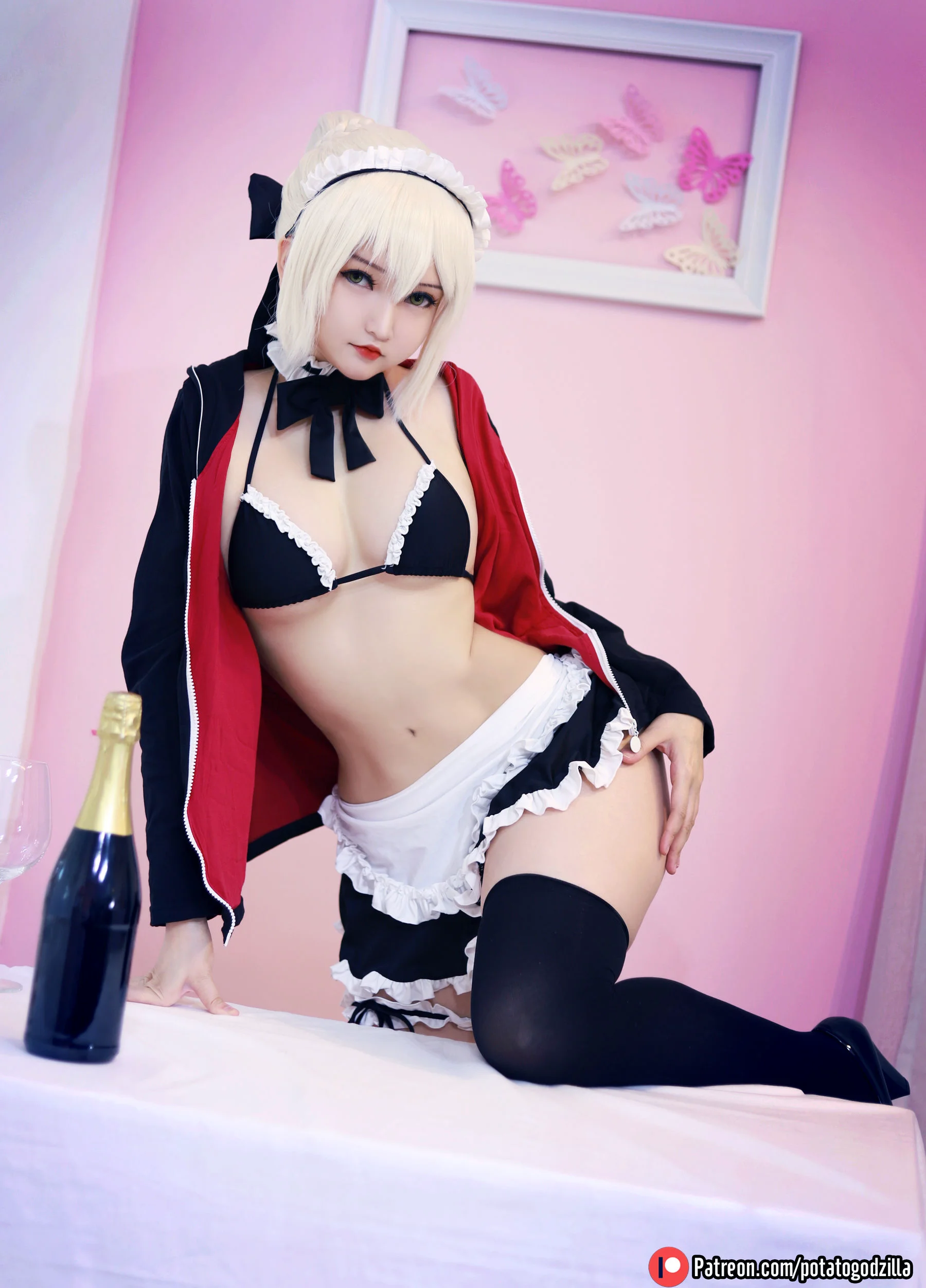 Coser小姐姐Potato Godzilla – Saber Alter Maid 套图 - 爱照片