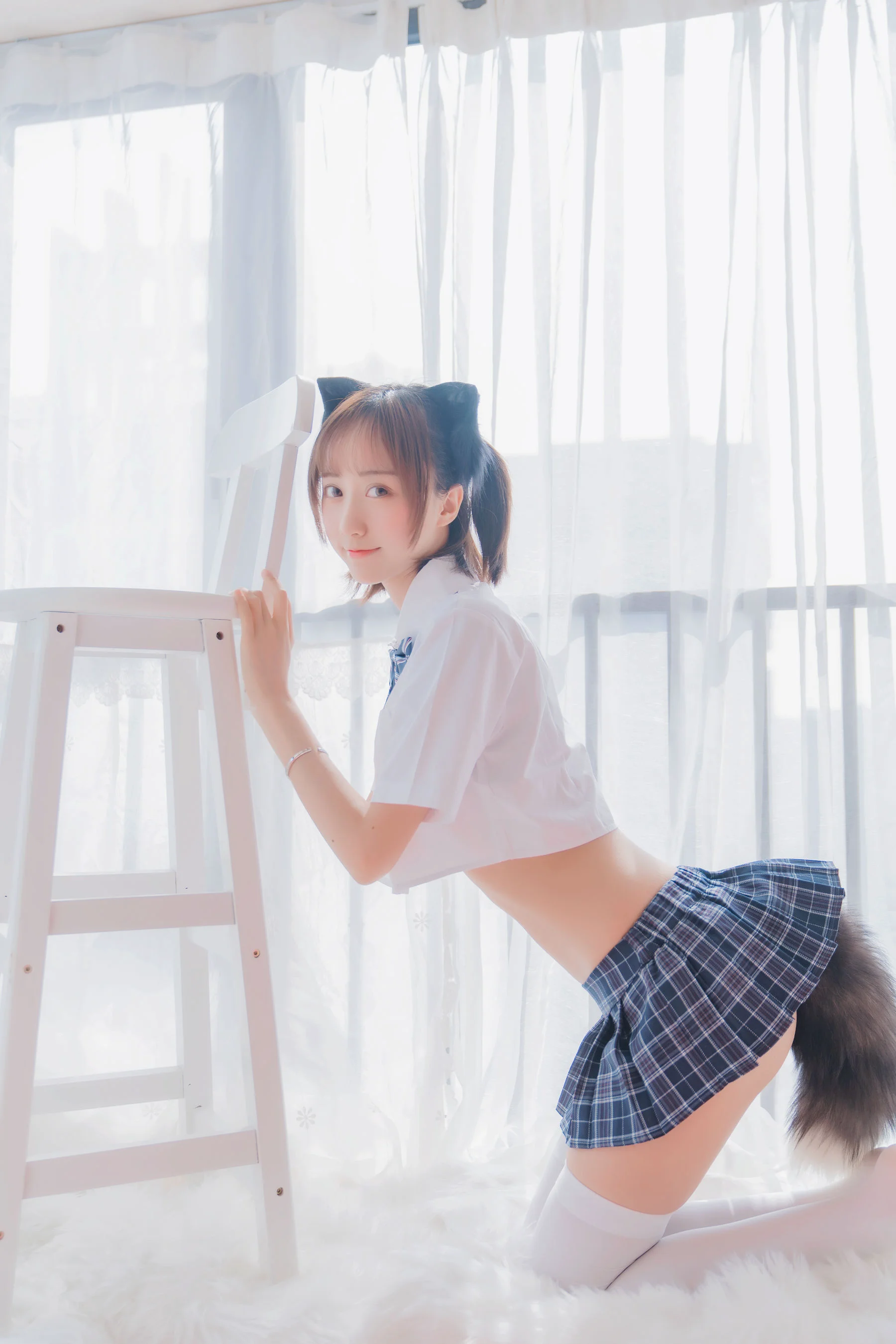 萌系小姐姐木绵绵OwO – 怀中猫 写真套图 - 爱照片