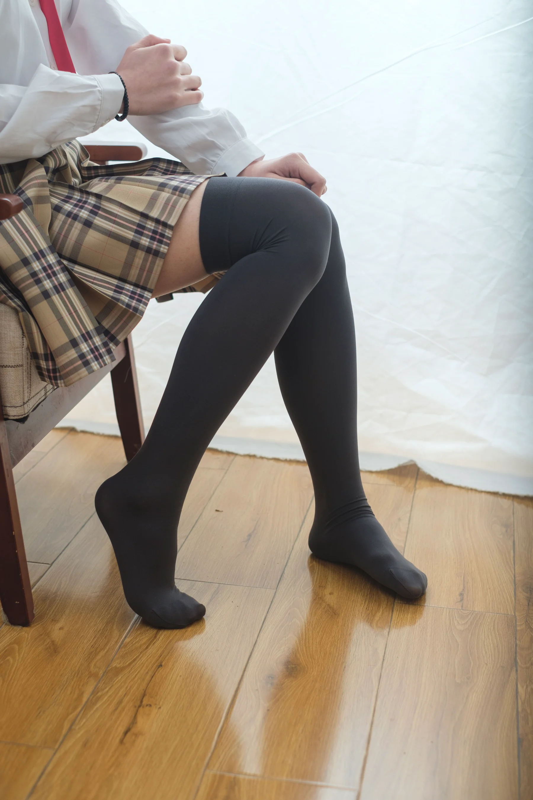 喵写真 – PR15 005 JK黑丝校服格子裙 - 爱照片