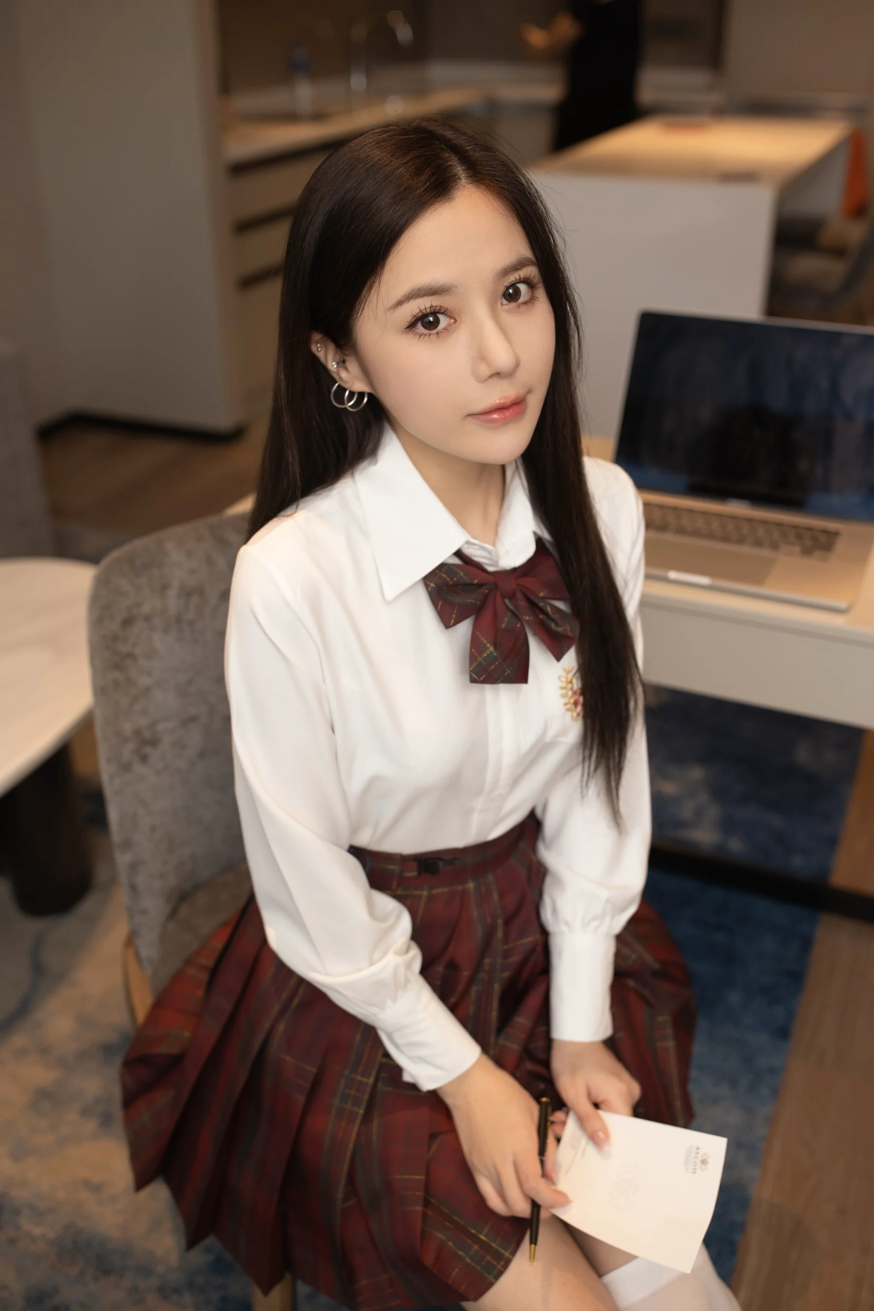 鱼子酱Fish – 内购无水印 NO.2904 学生 - 爱照片