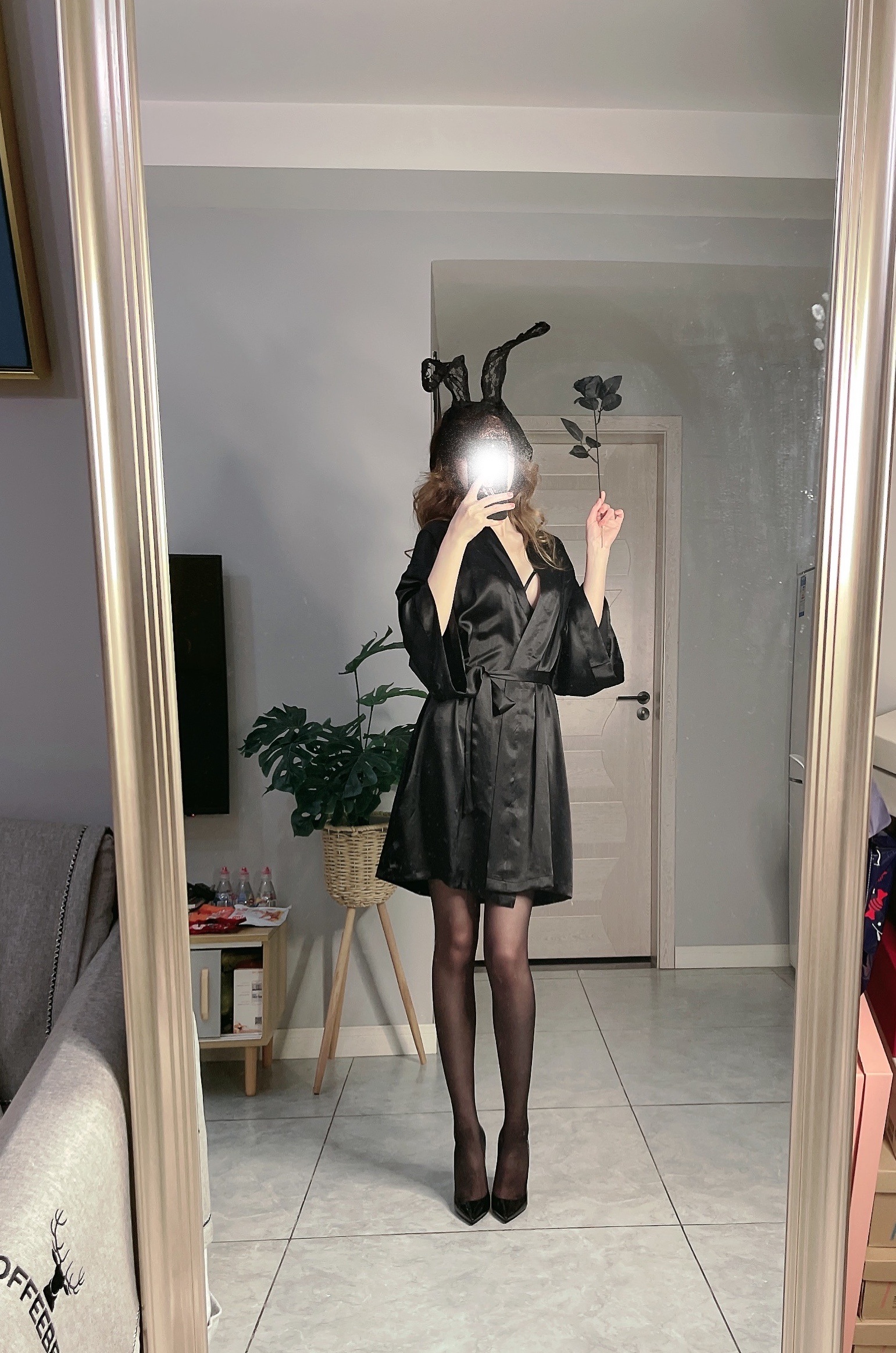 鹿八岁baby – 赠送图 蕾丝兔女郎 - 爱照片