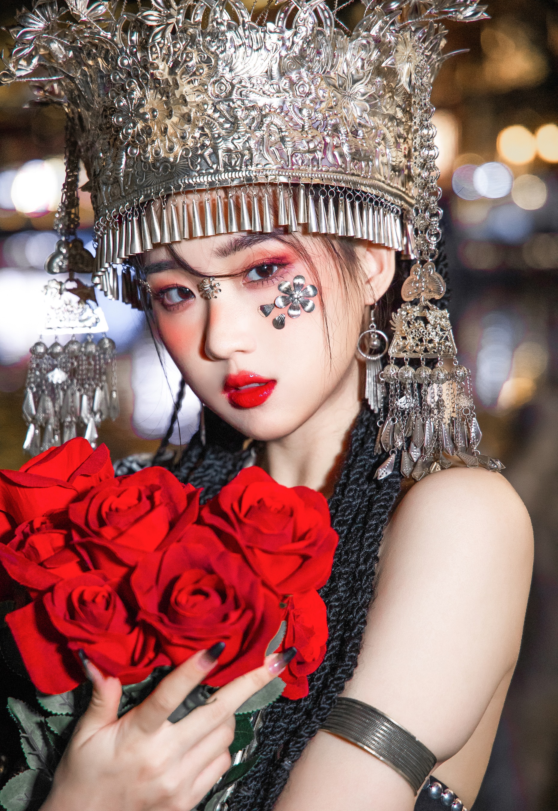 瓦斯塔亚小龙虾 – 苗疆女子 - 爱照片