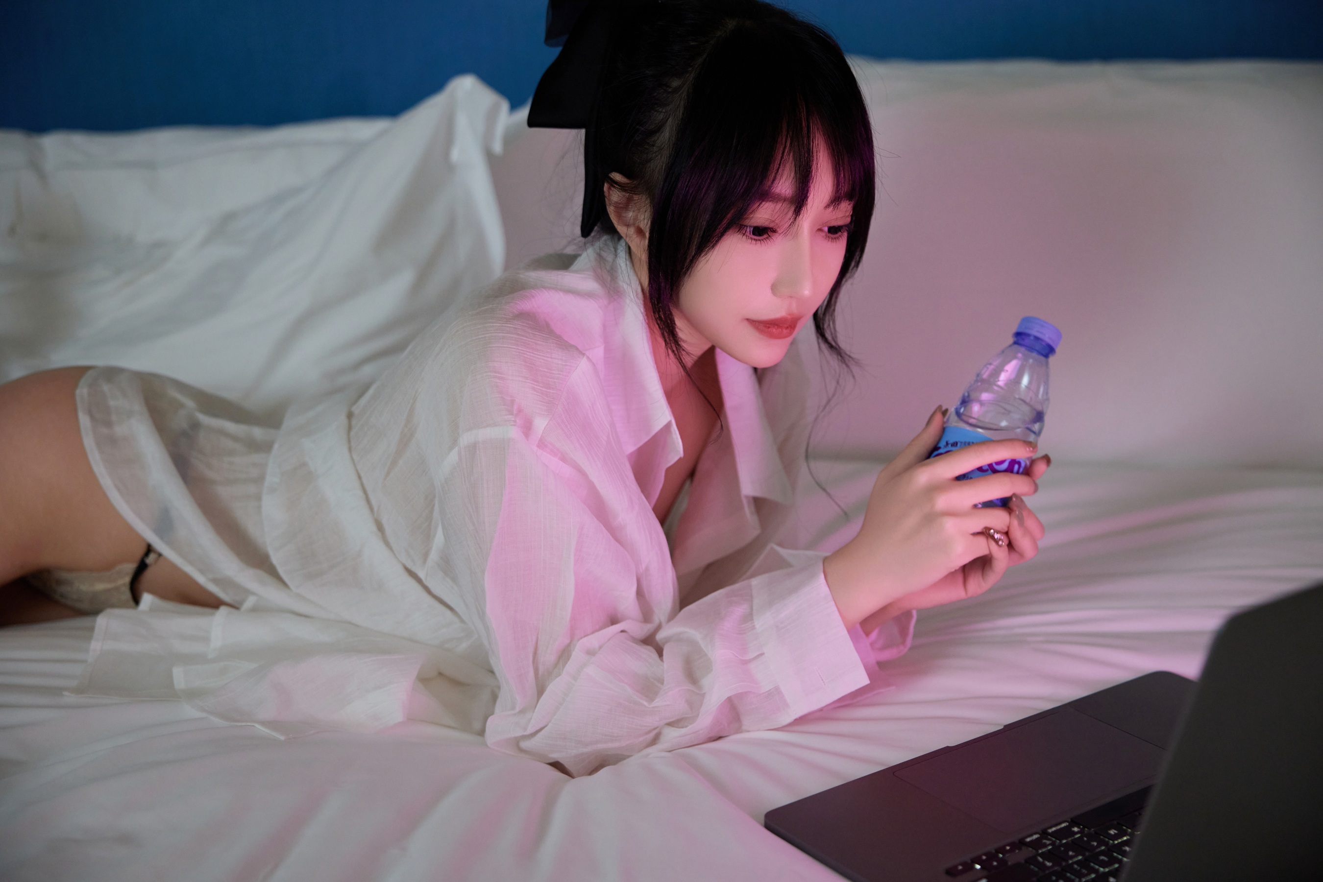 玥儿玥er – 白衬衫 - 爱照片