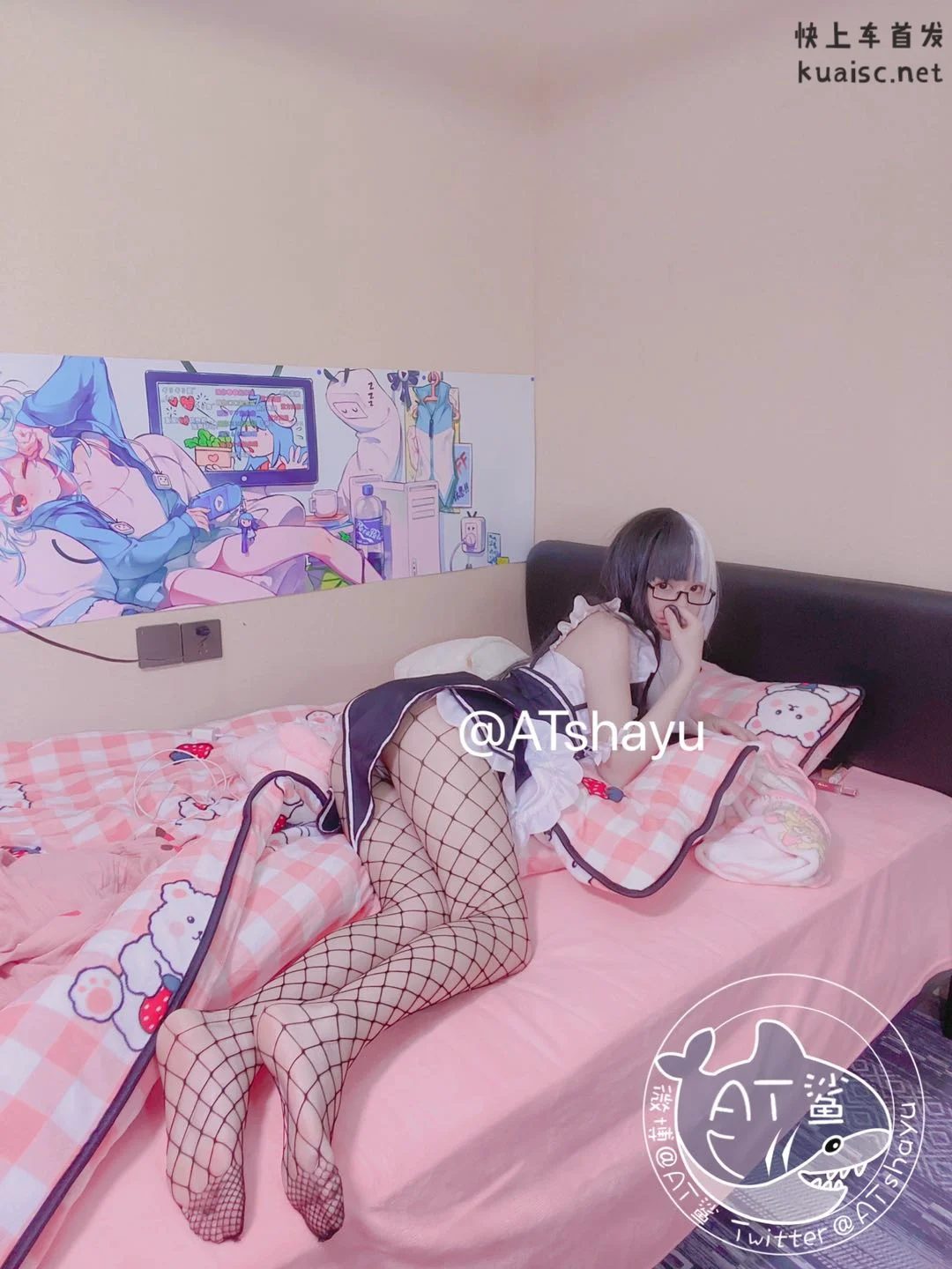 AT鲨 – 网袜 - 爱照片