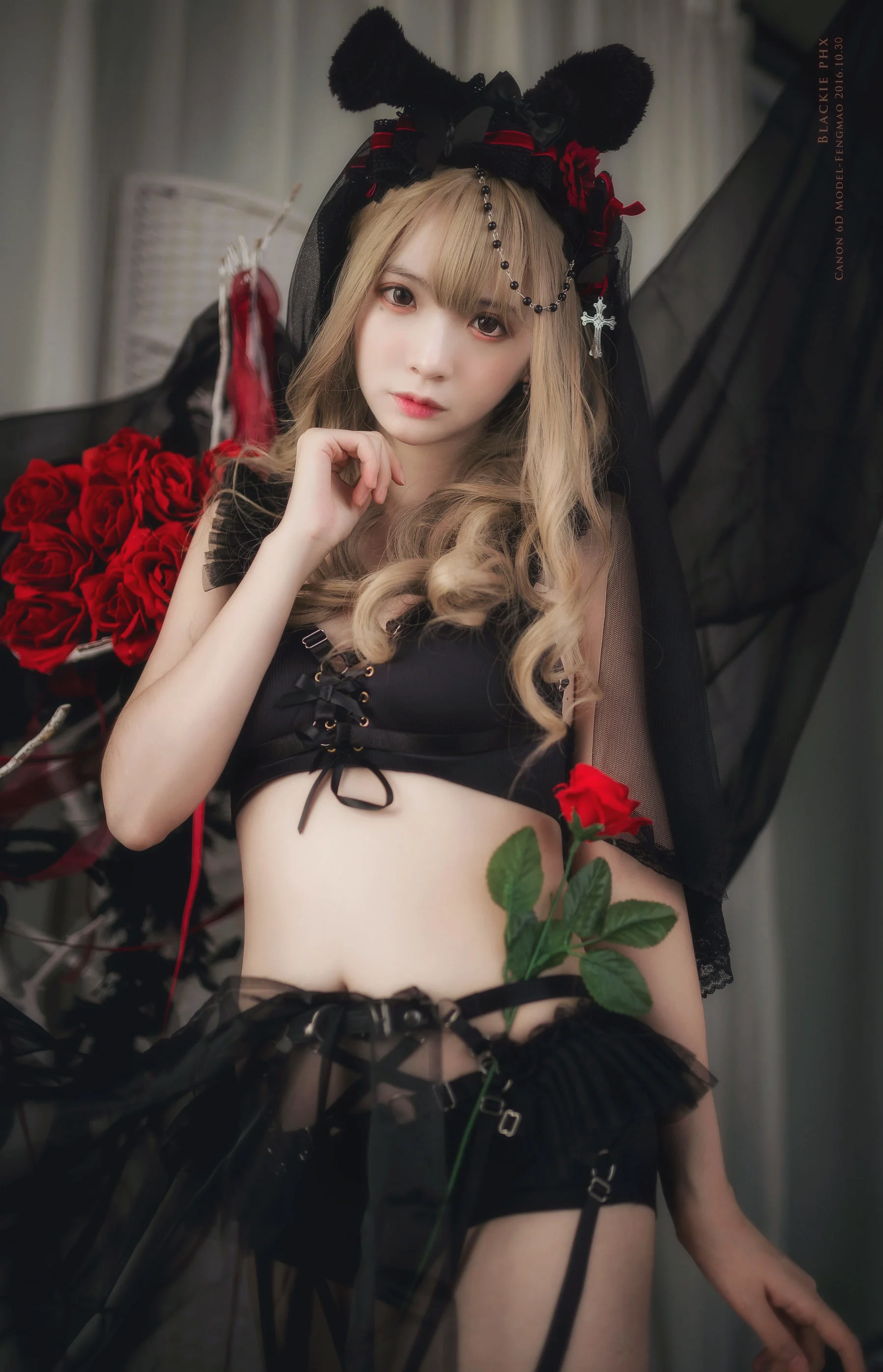 [Cosplay] 疯猫ss – 黑色玫瑰 - 爱照片