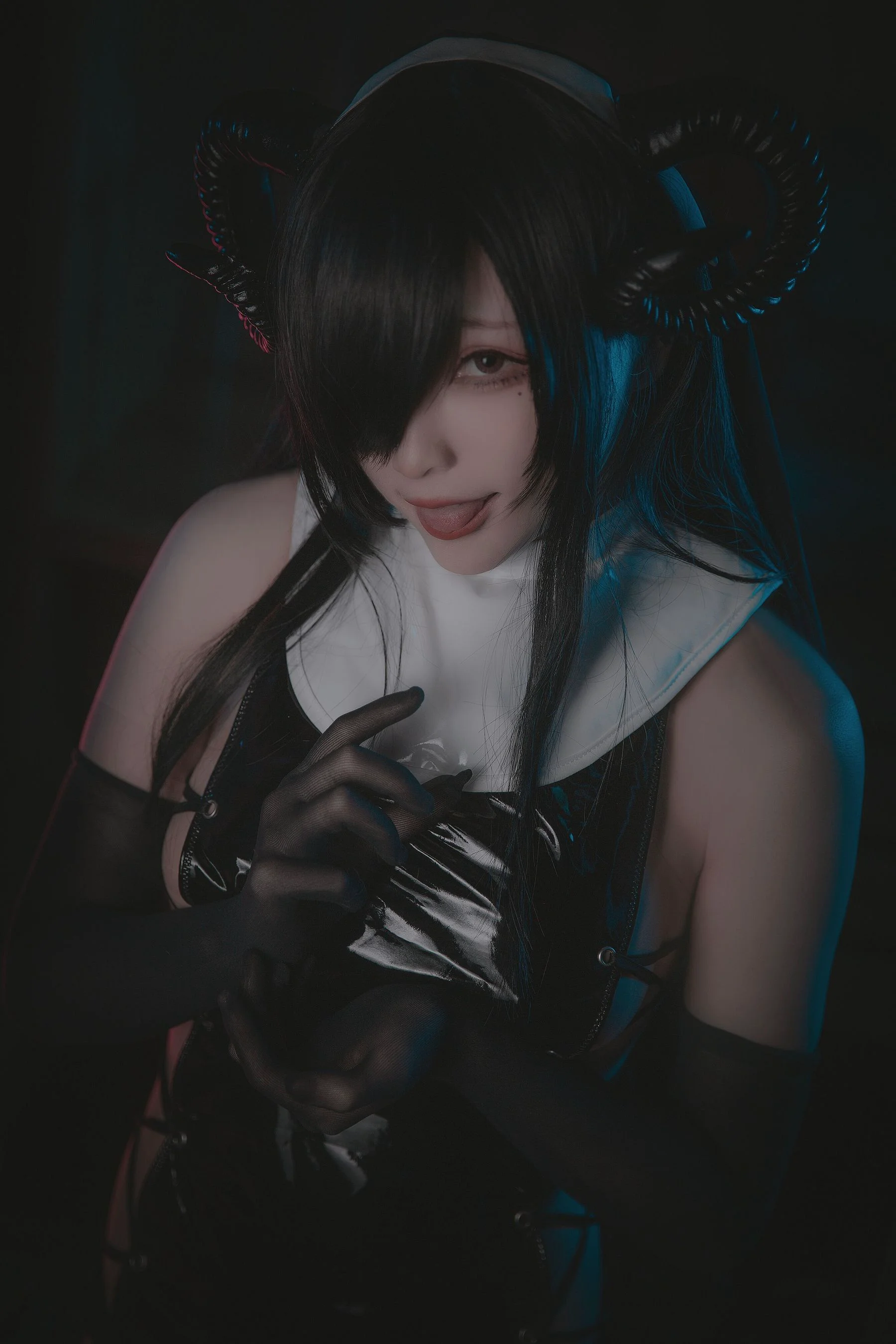 [Cosplay] 起司块wii – 魅魔修女 - 爱照片