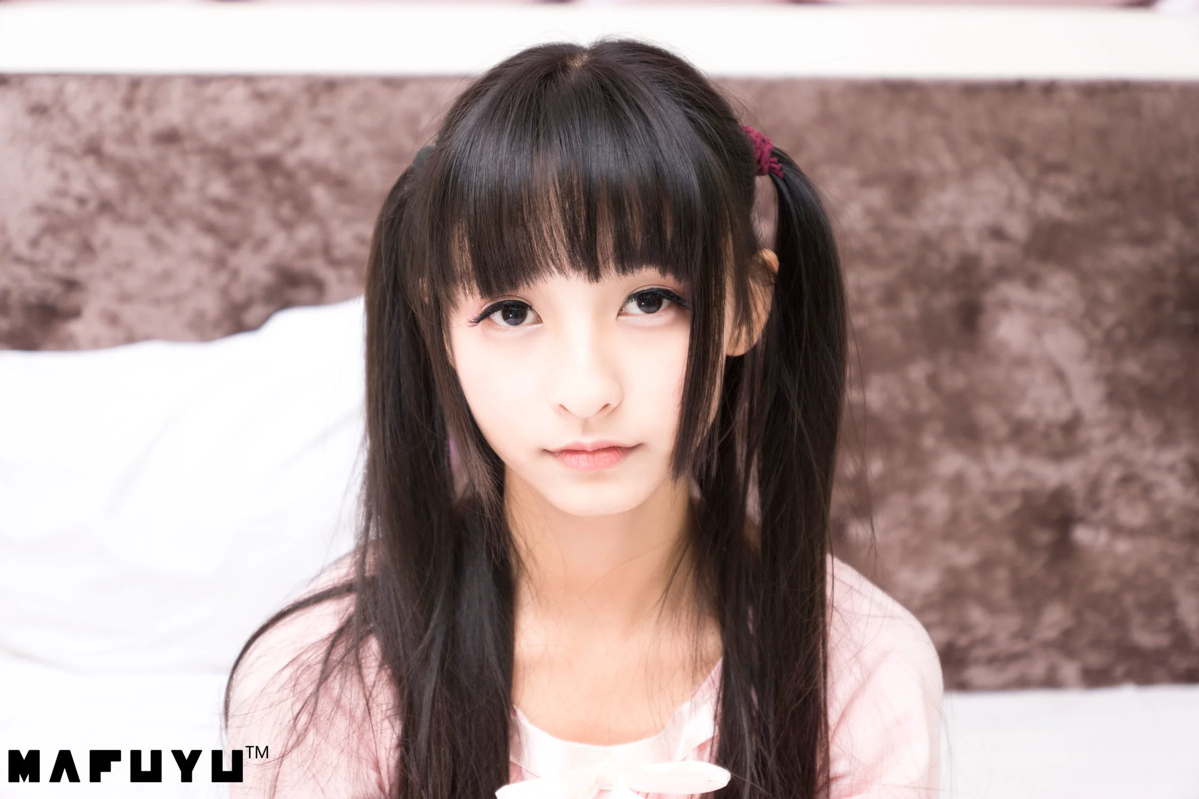 神楽板真冬《粉白条纹系列》 [萝莉COS] 写真集 - 爱照片