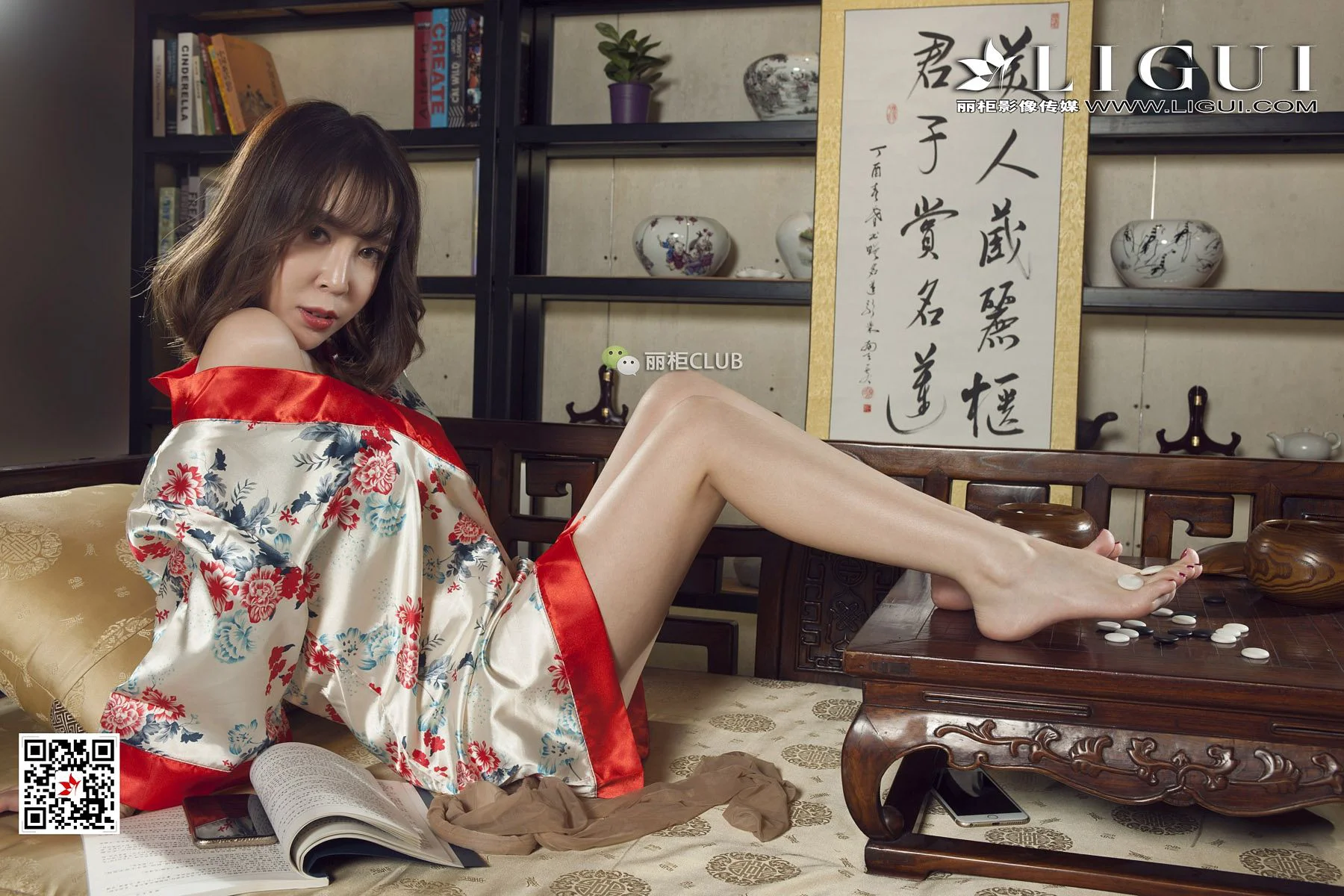 腿模Vicky《古典丝足》 [丽柜Ligui] 写真集 - 爱照片