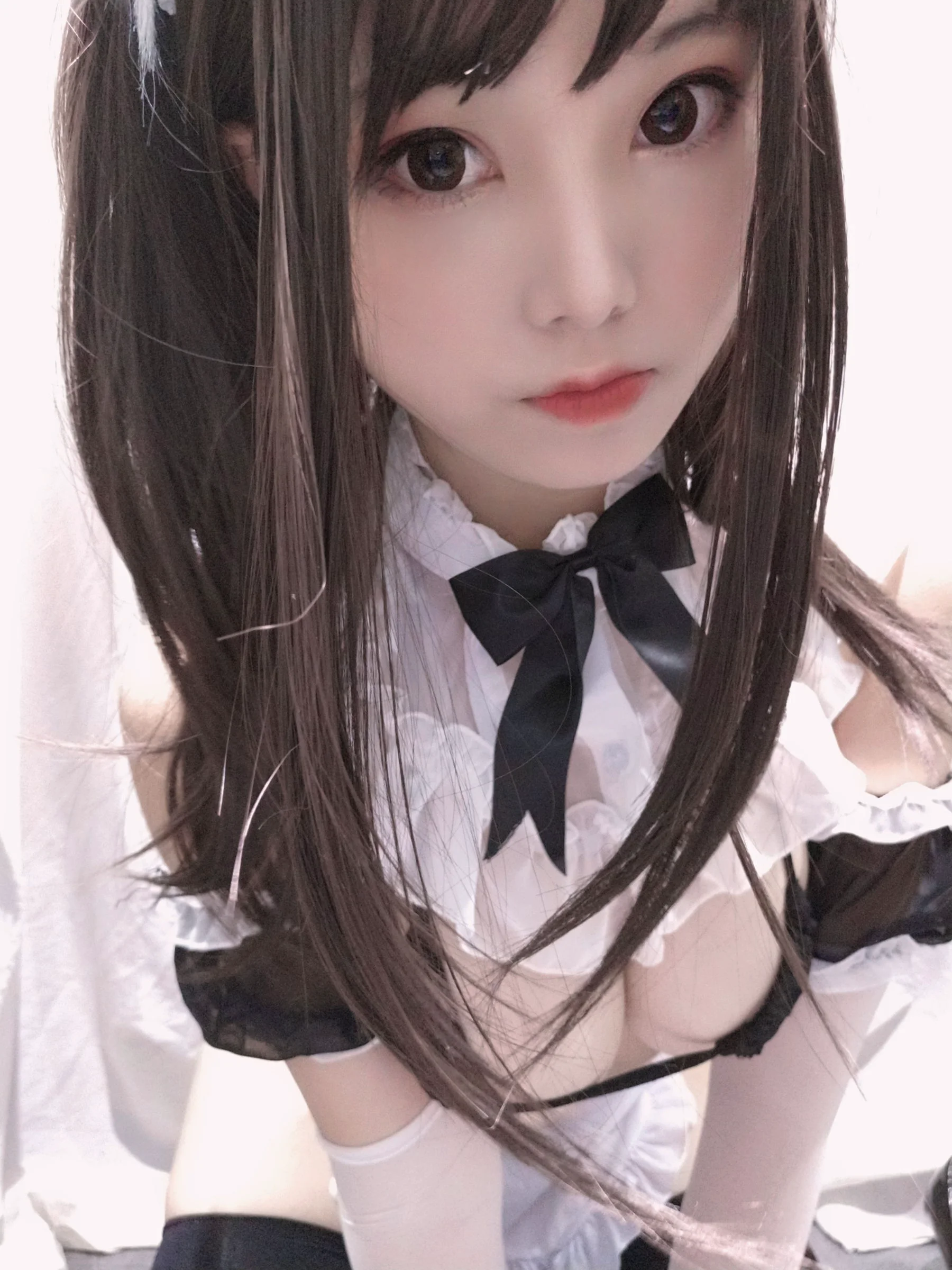 萌系小姐姐蜜汁猫裘 《黑白女仆》 写真集 - 爱照片