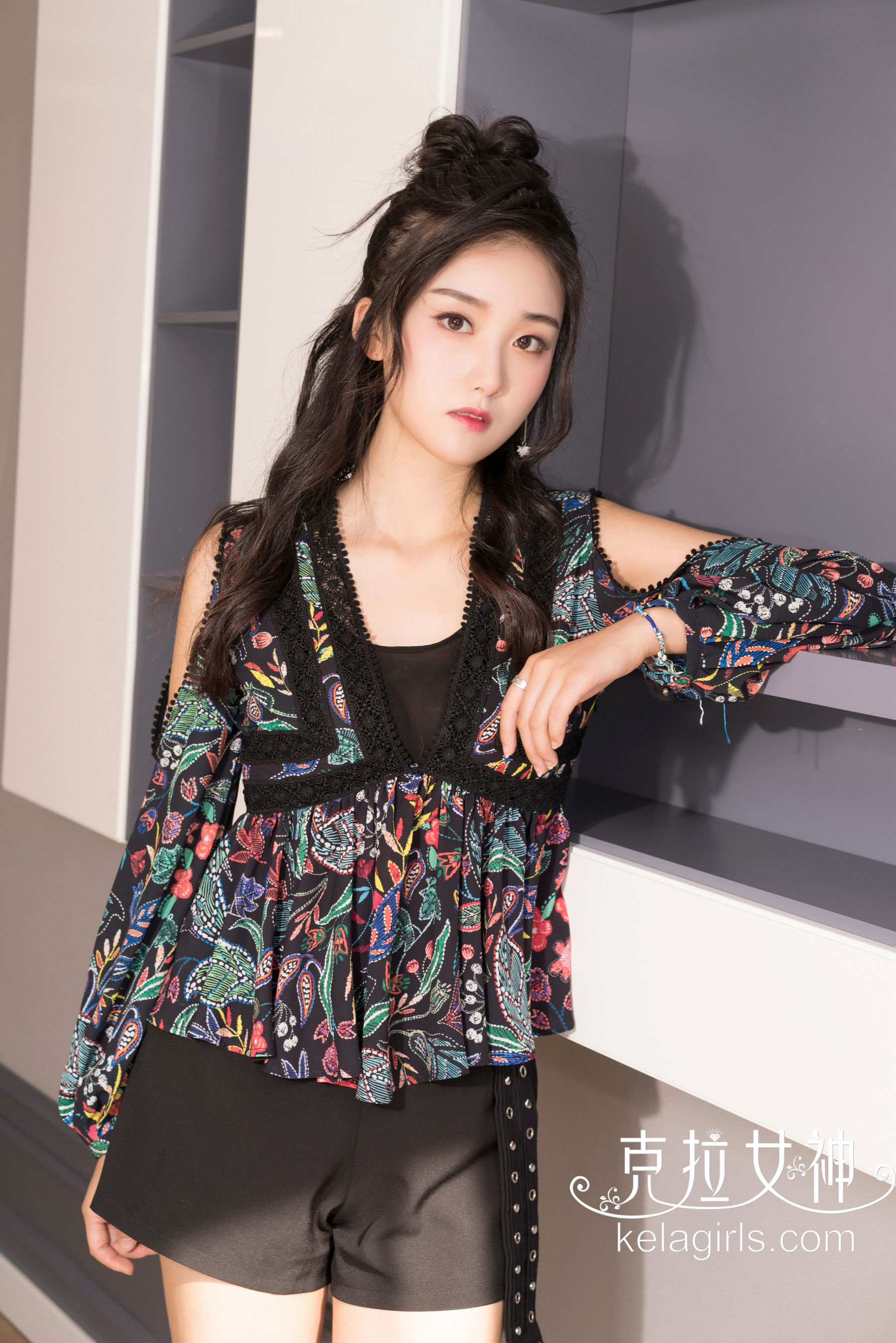 馨馨《香足点轻红》 [克拉女神Kelagirls] 写真集 - 爱照片