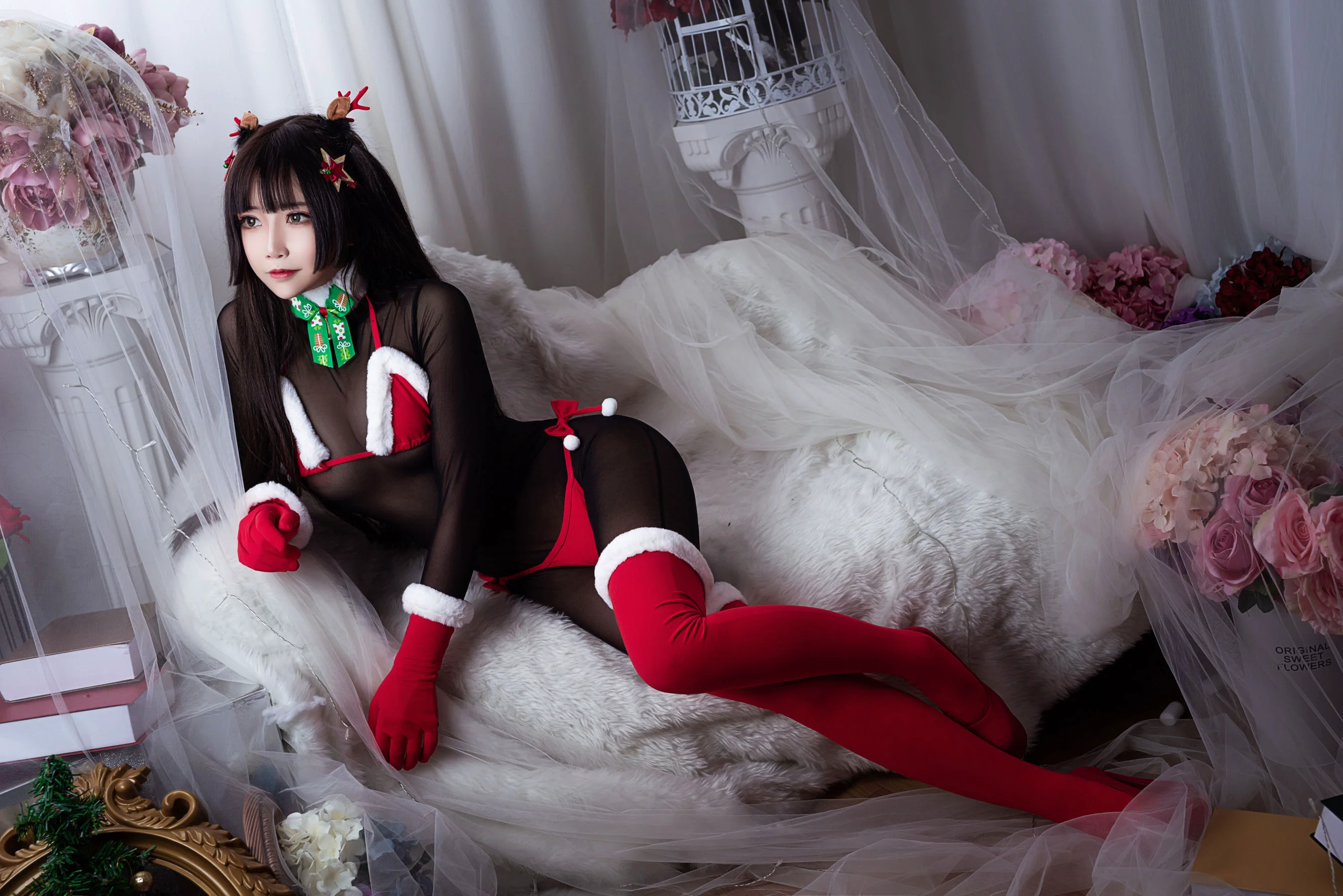 二次元妹子抱走莫子aa 《连体黑丝圣诞比基尼》 写真集 - 爱照片