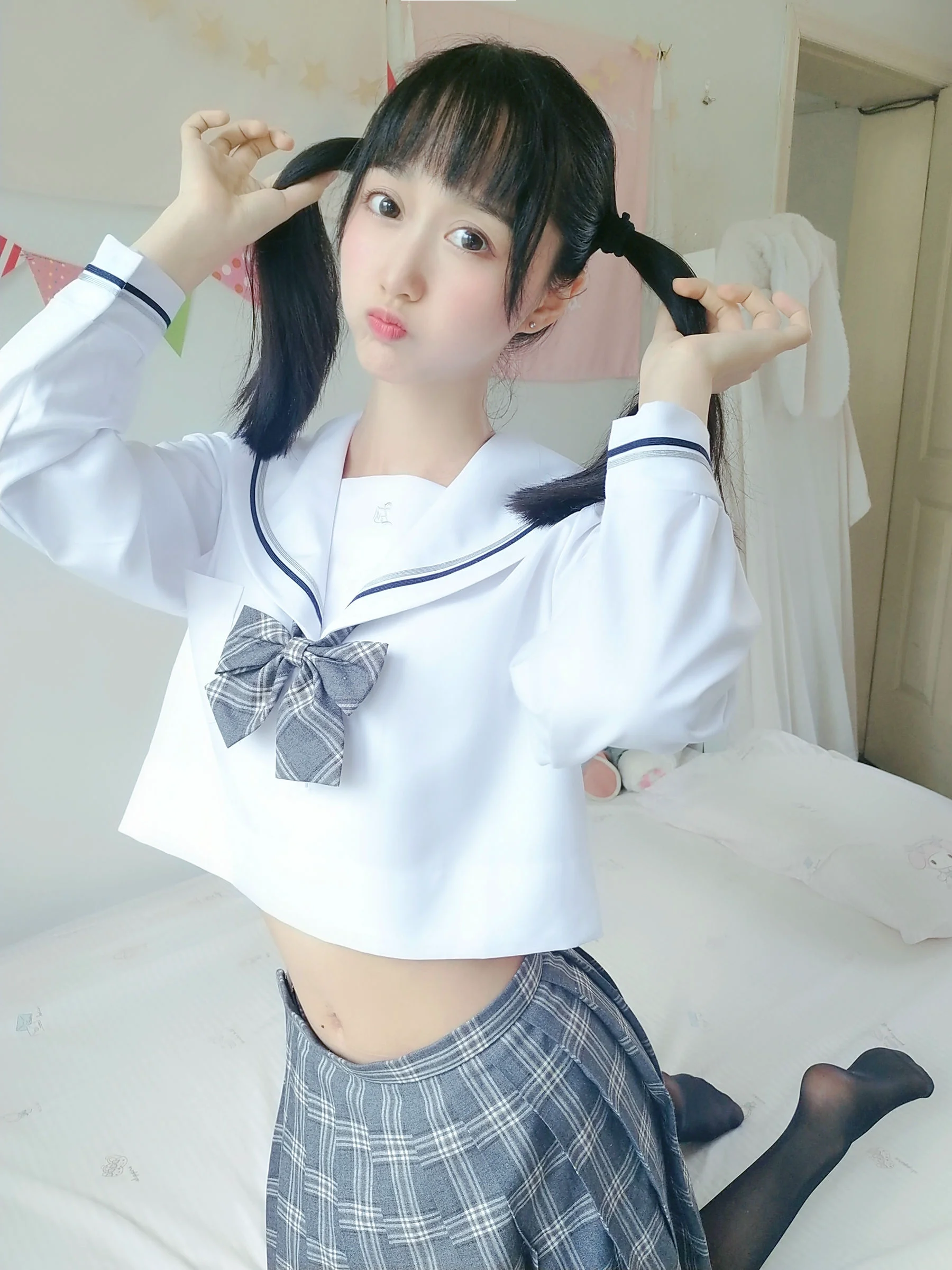 萌系小姐姐木绵绵OwO 《灰格子JK》写真集 - 爱照片