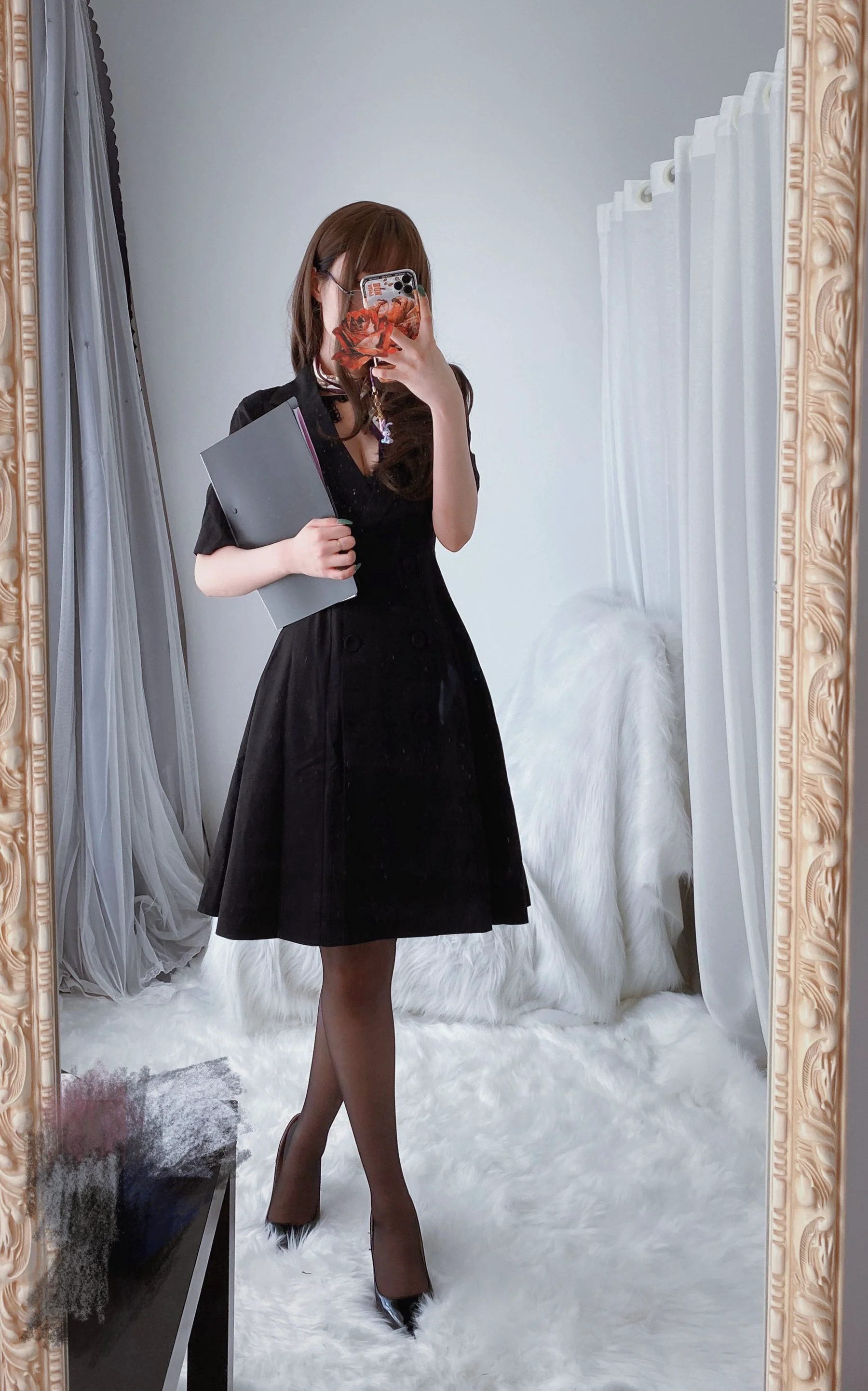 [Cosplay] Coser小姐姐白银 – OL下的内衣 写真集 - 爱照片