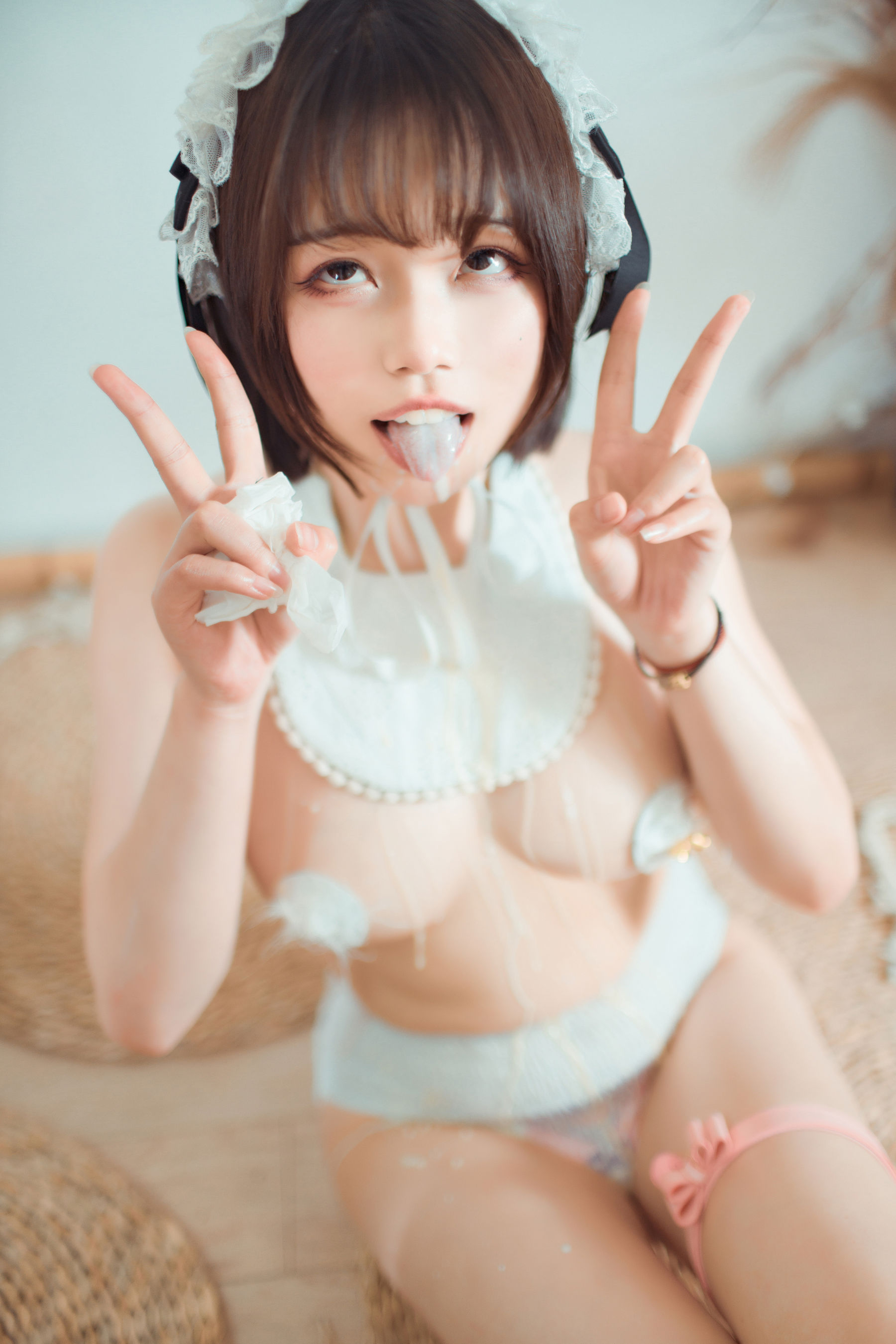 [网红COSER写真] 七月喵子 – 巨婴 套图 - 爱照片