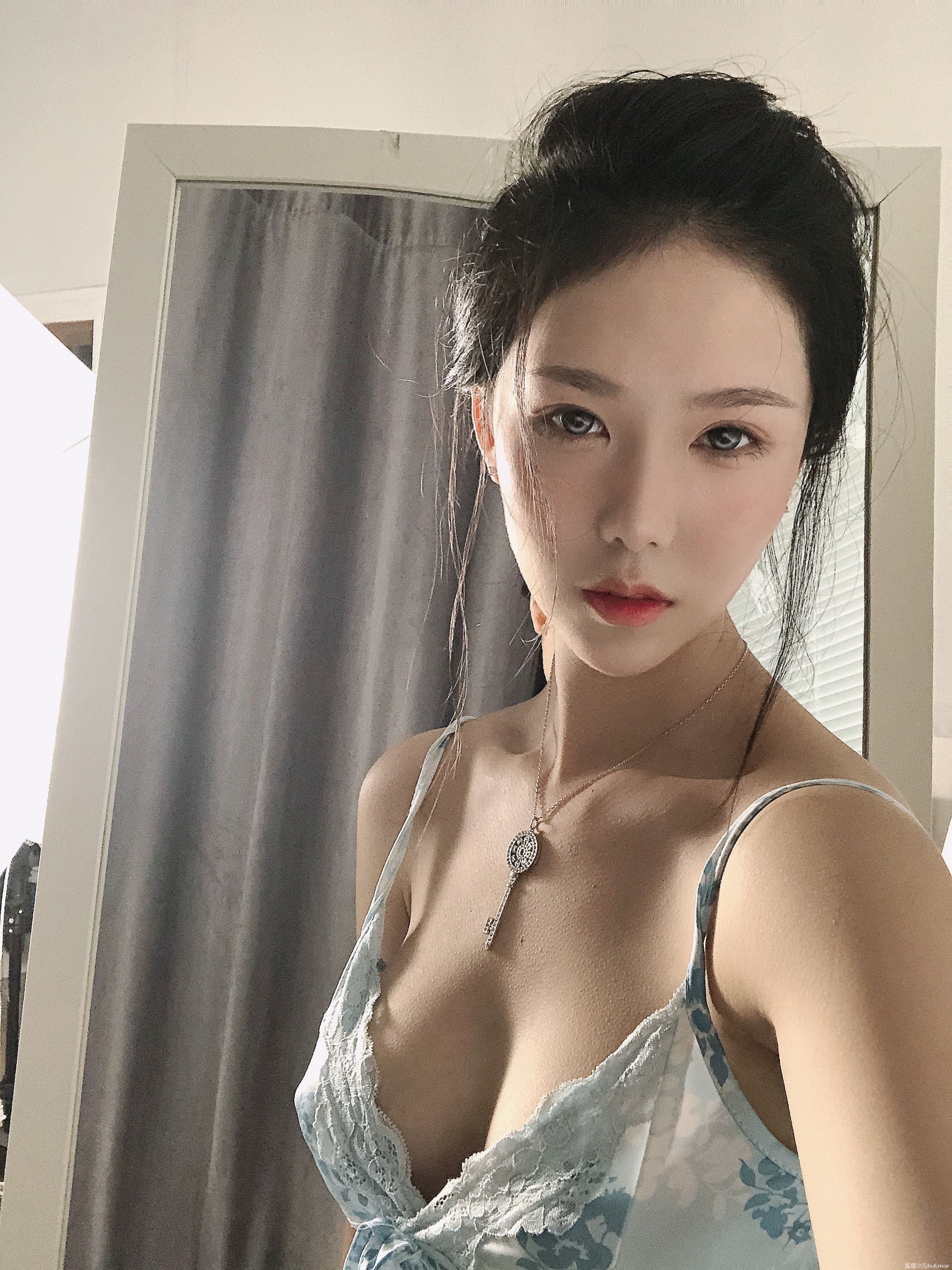 抖娘-利世 – 碎花内衣 2.0 - 爱照片