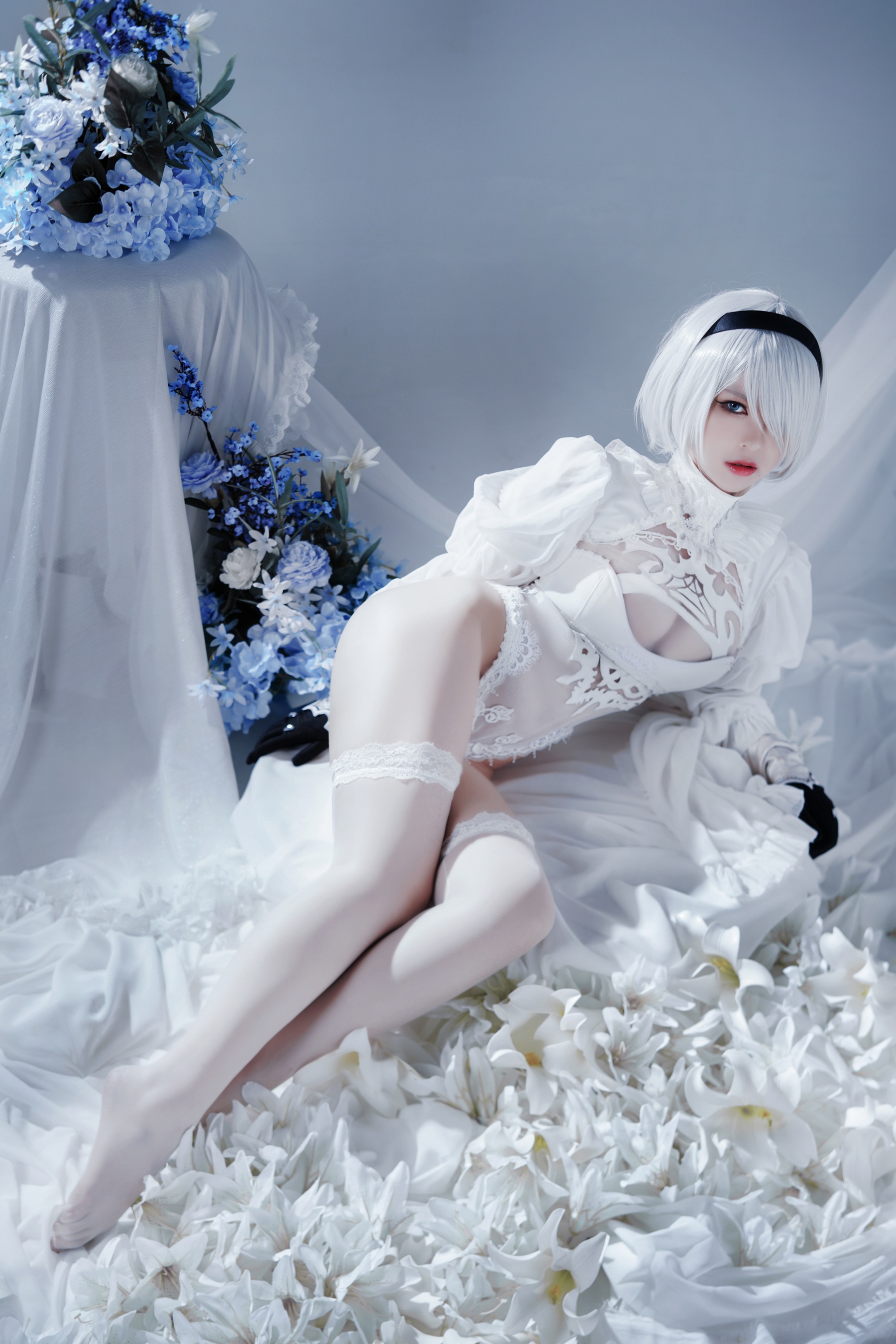 半半子 – Automataヨルハ二号B型 白いドレス - 爱照片