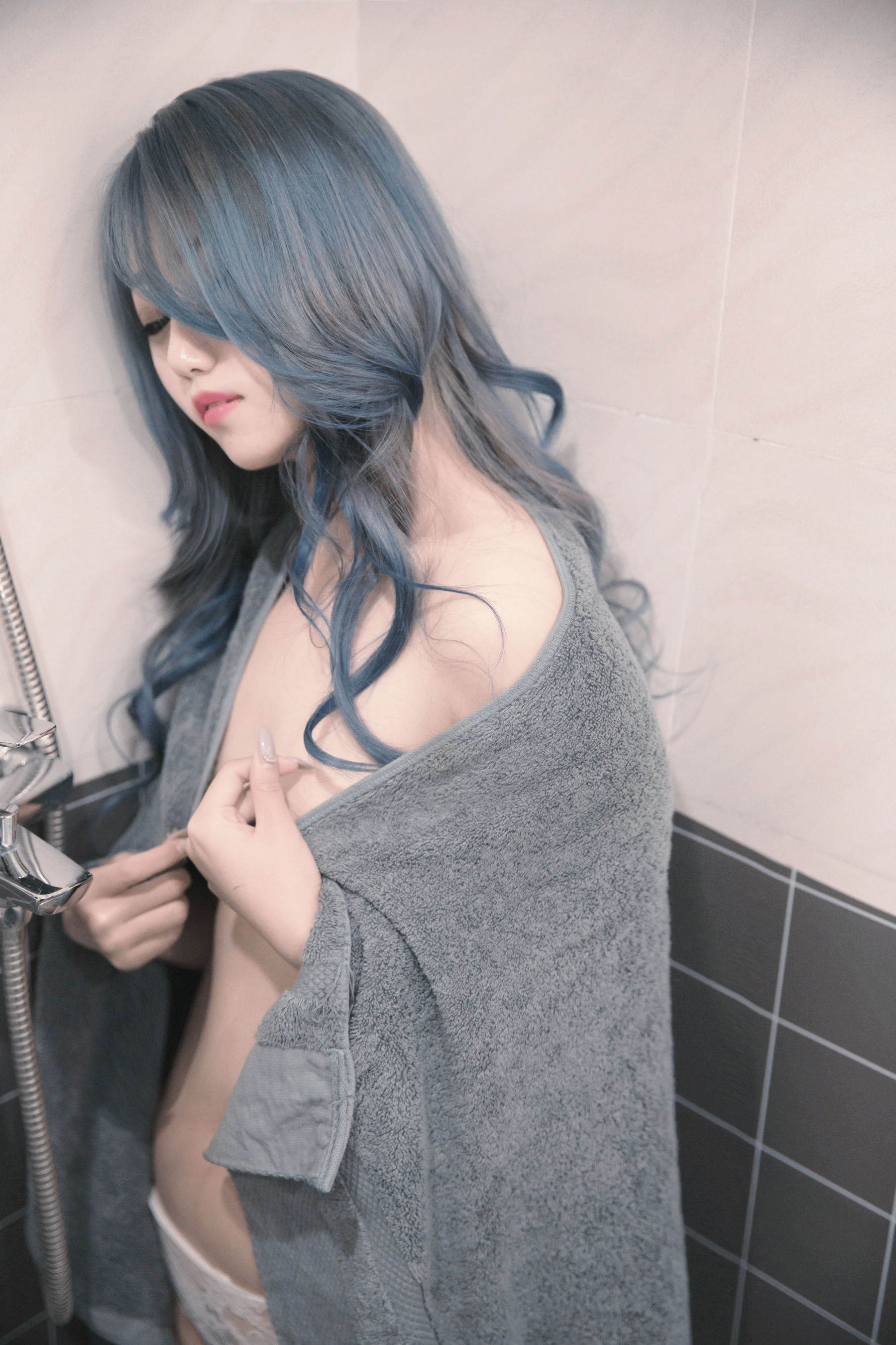 [网红COSER写真] eloise软软 – 浴烟欲雾 - 爱照片