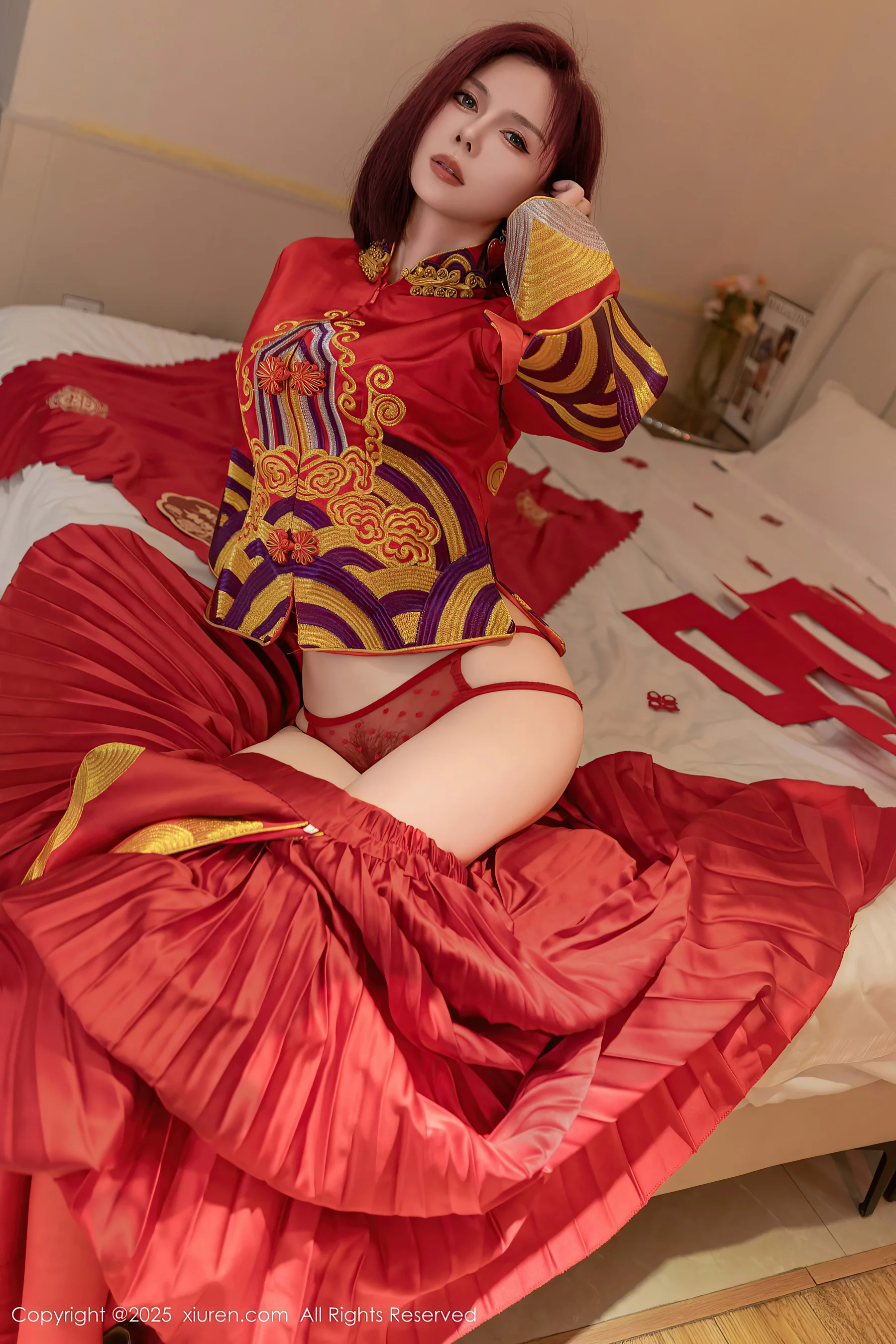 [XiuRen秀人网] No.9995 白芷yy 丝袜美腿 - 爱照片