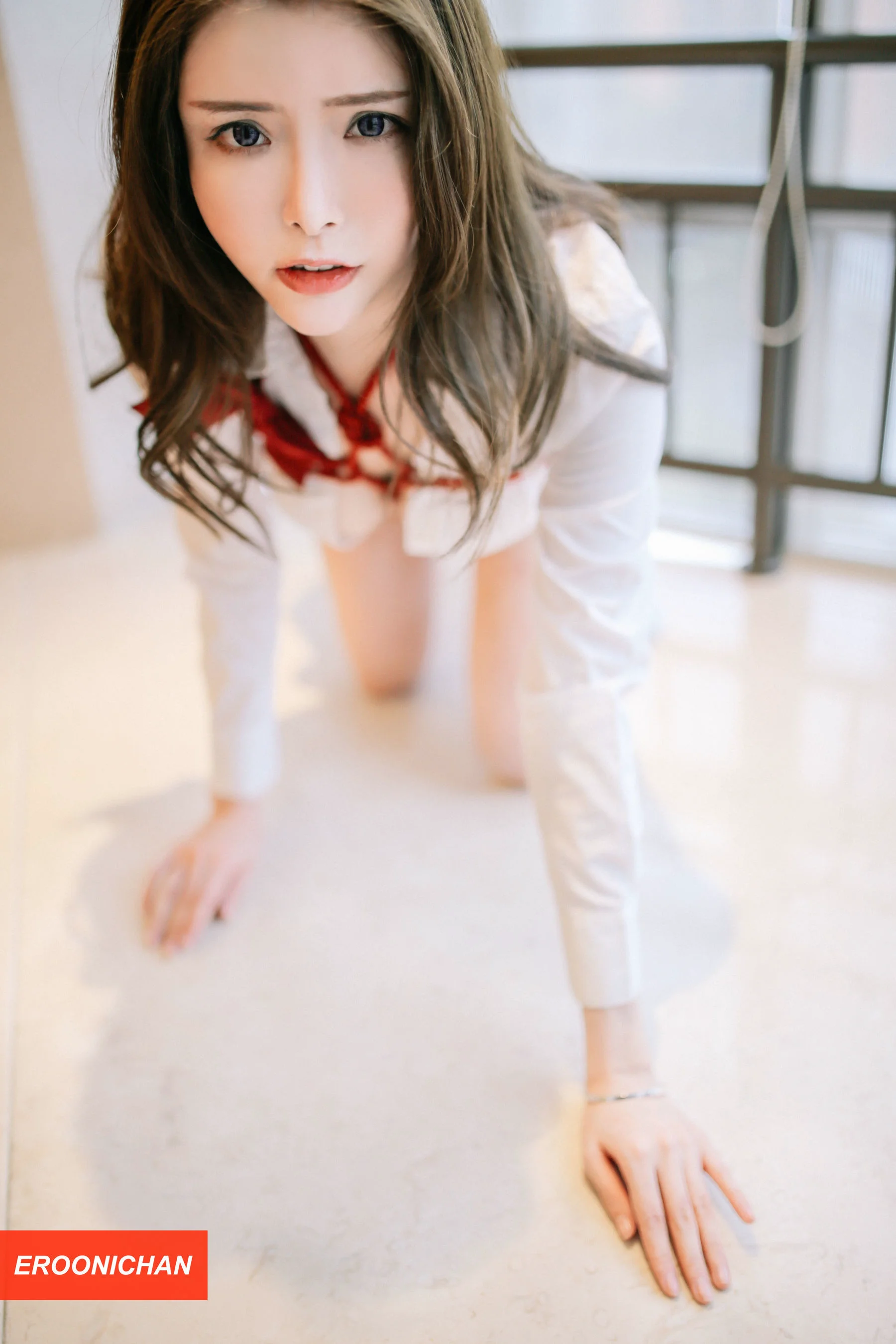 夏小秋秋秋《RED》  [EROONICHAN] 写真集 - 爱照片