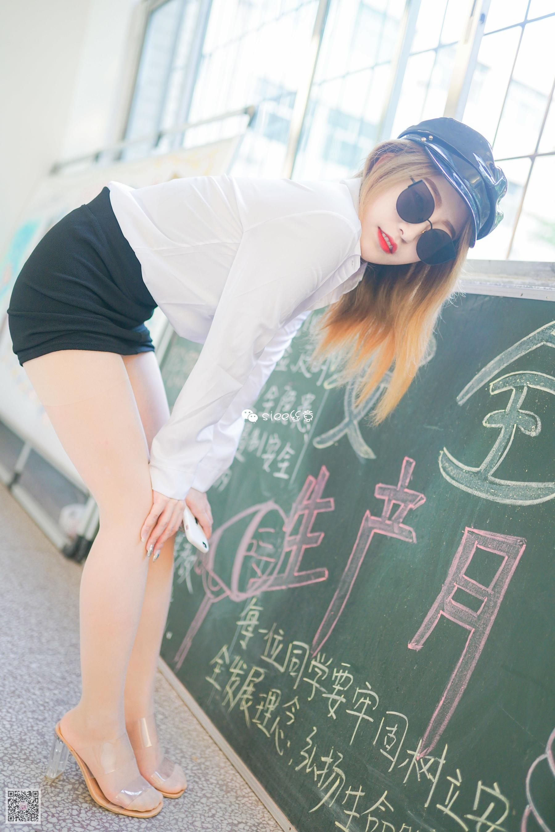 婷婷 《浮在唇边的温暖》 [丝意SIEE] 写真集 - 爱照片