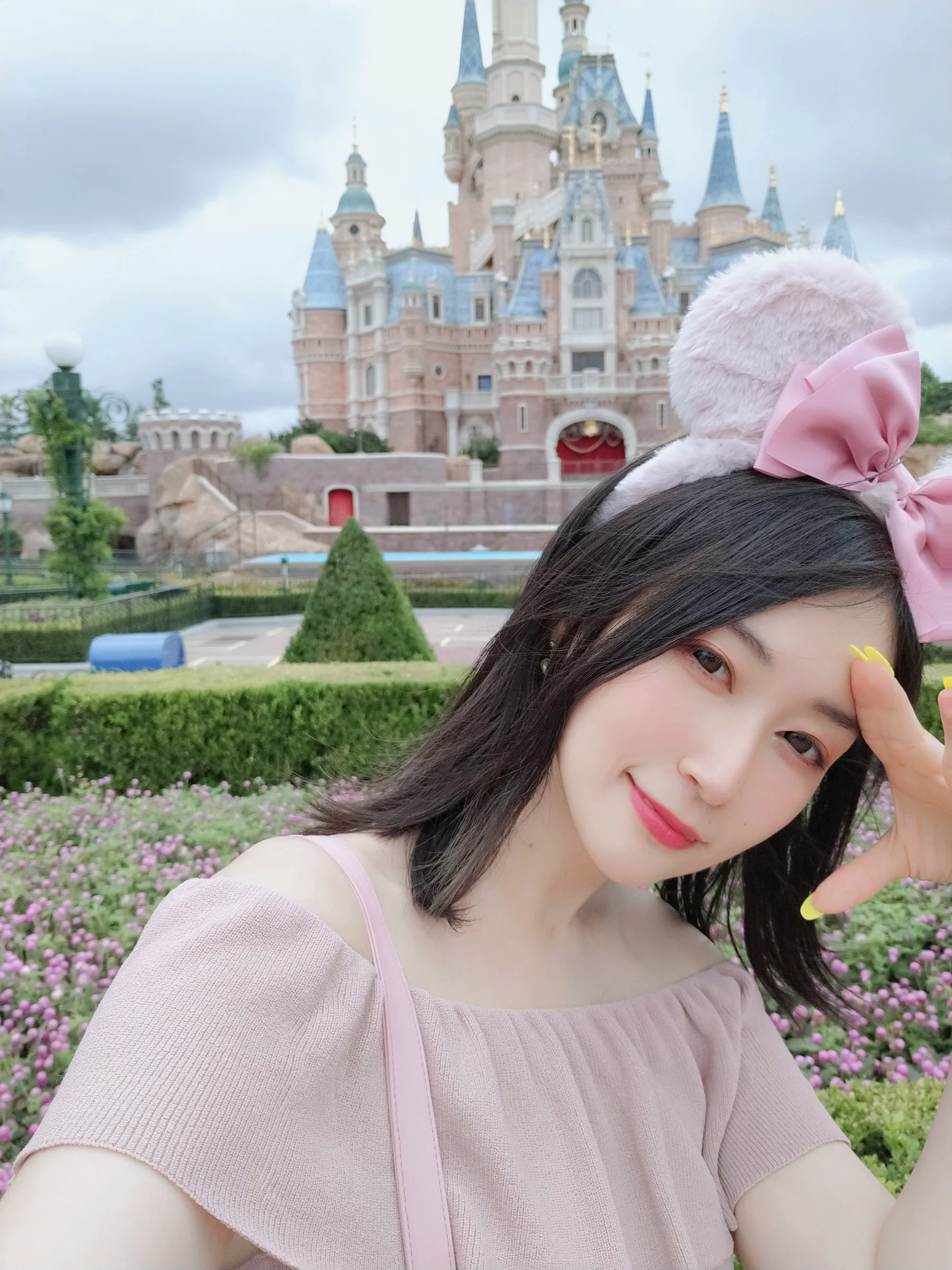 Coser小姐姐白银 《小猪佩奇》写真集 - 爱照片