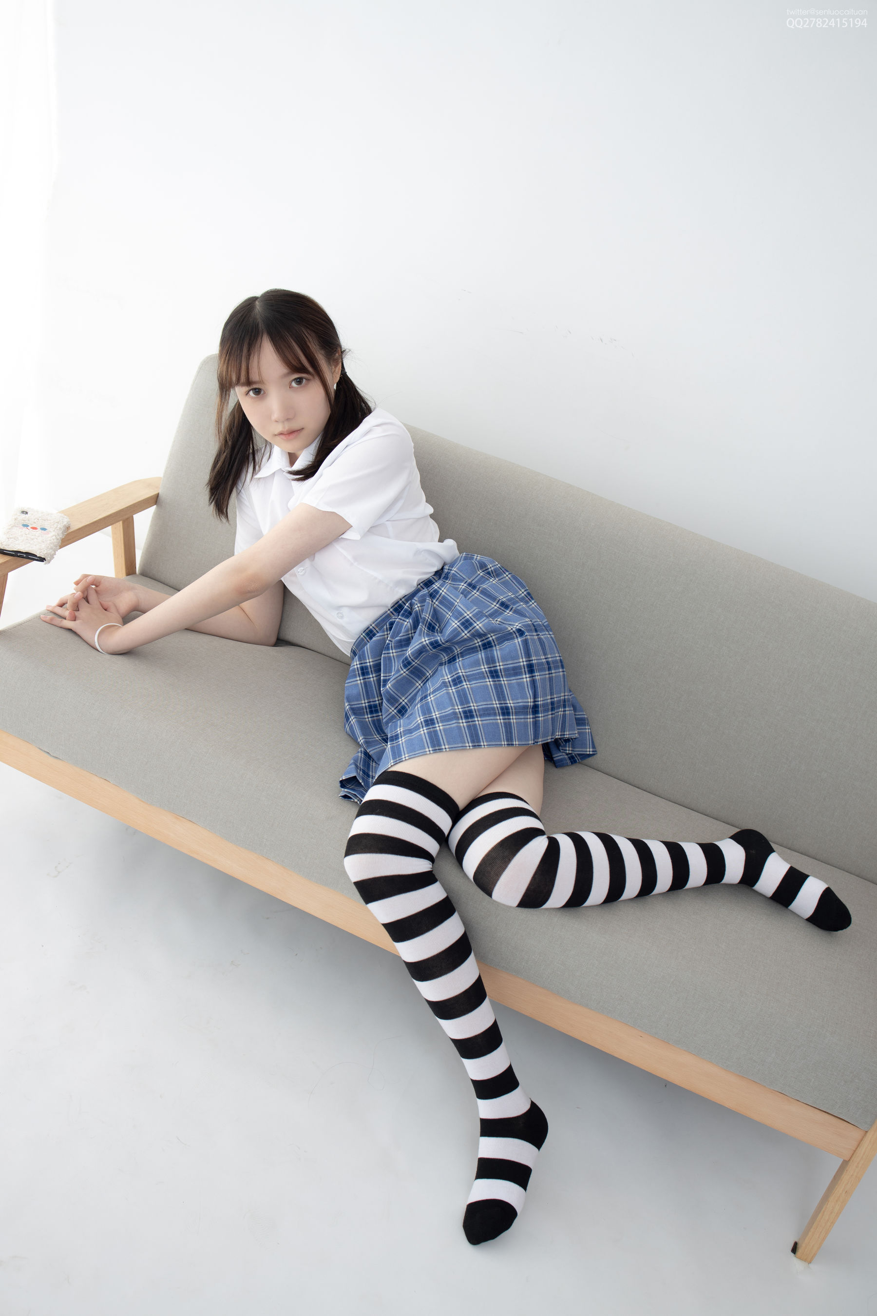 Aika《黑白高筒》 [森萝财团] JKFUN-045 写真集 - 爱照片