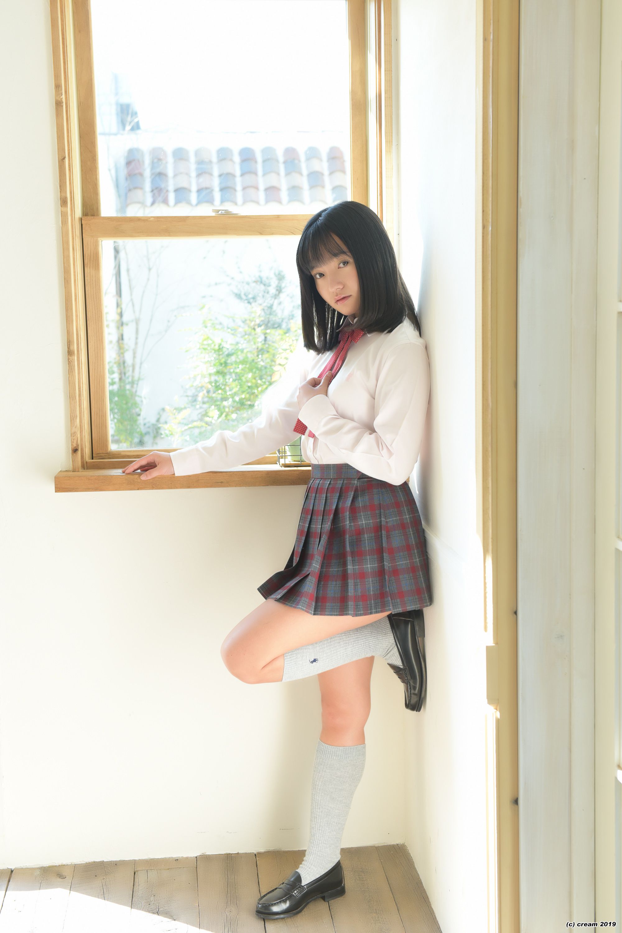 [LOVEPOP] Ayana Nishinaga 西永彩奈 Ayana Stripes – (Cream) – PPV 写真集 - 爱照片