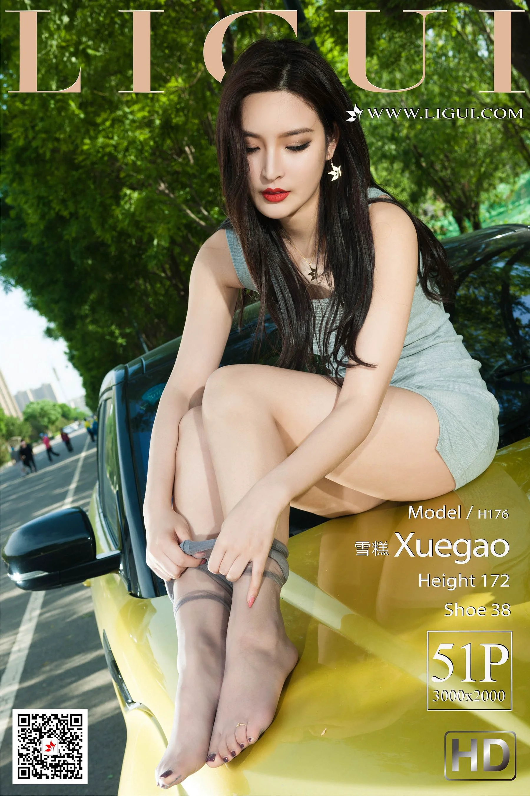 [丽柜Ligui] Model 雪糕 《灰丝美腿车模》 写真集 - 爱照片