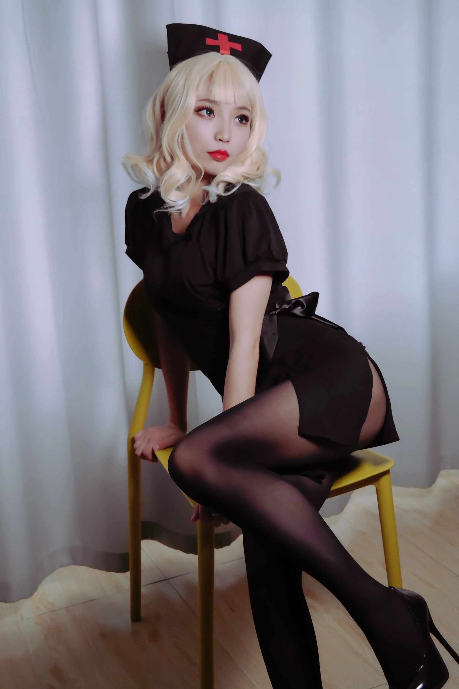 萌妹白易子教主 《明信片》 写真集 - 爱照片