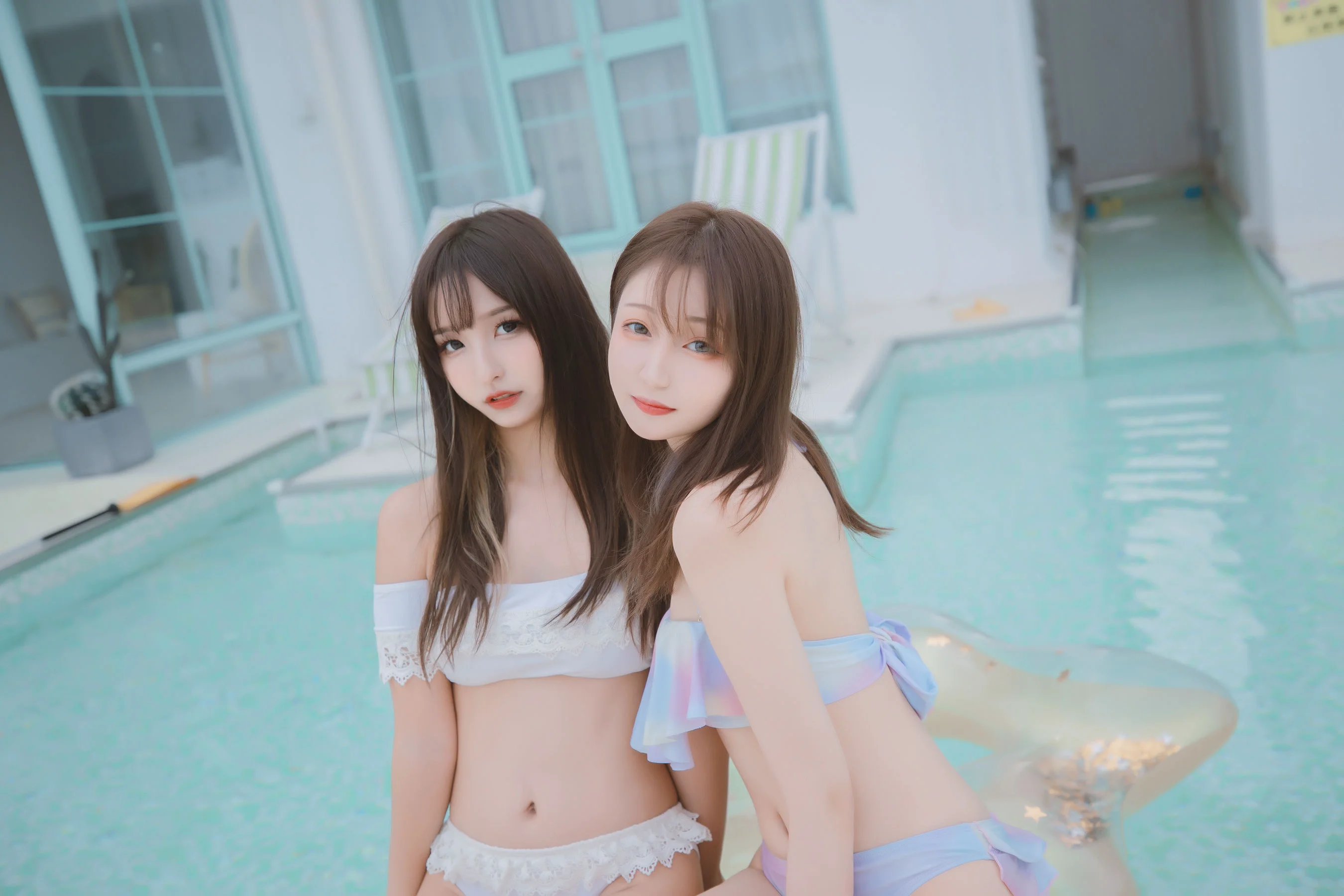 萝莉神楽板真冬 《笑颜水时计-夏日比基尼》 写真集 - 爱照片