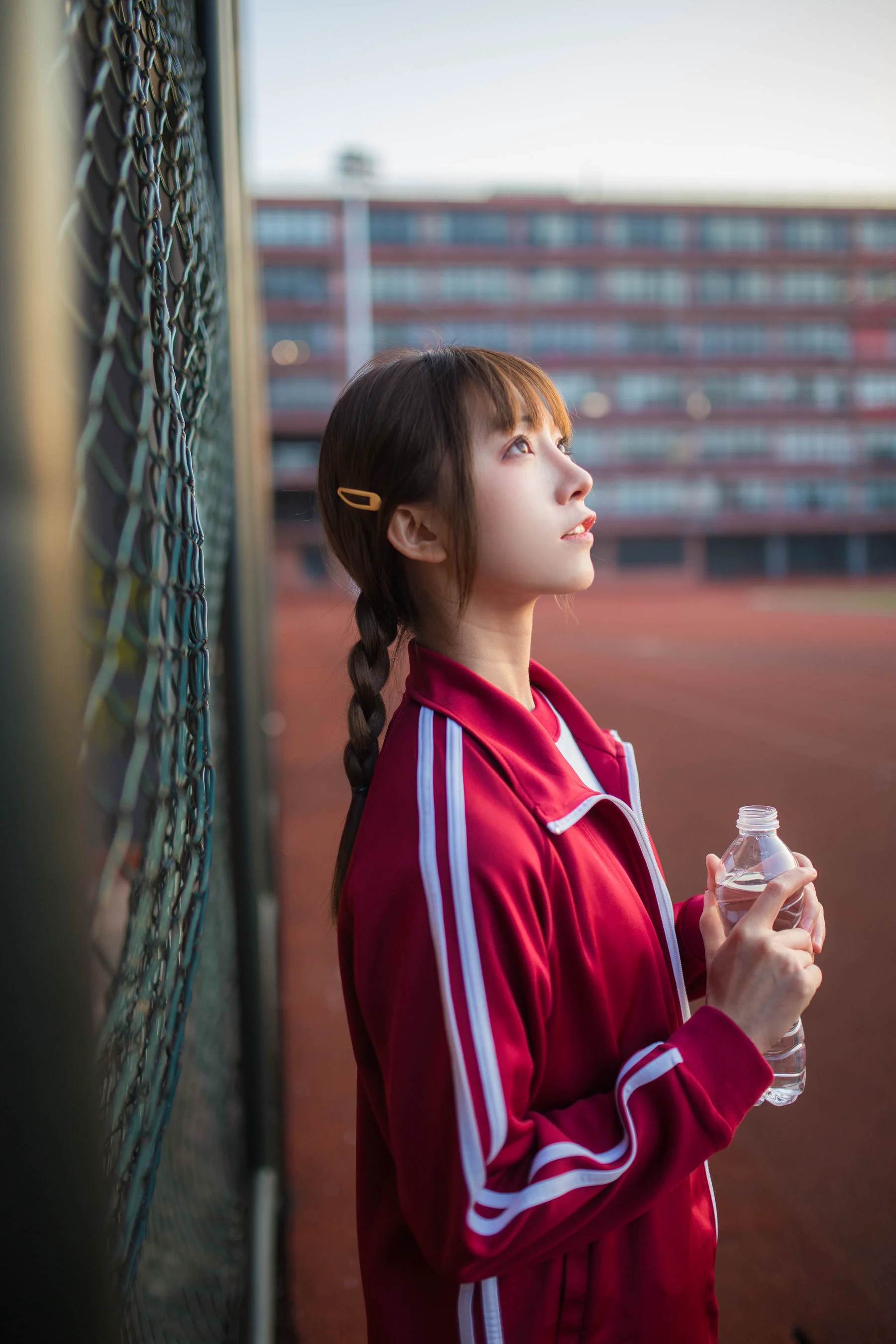 动漫博主Kitaro_绮太郎 《红色运动服女孩》 写真集 - 爱照片